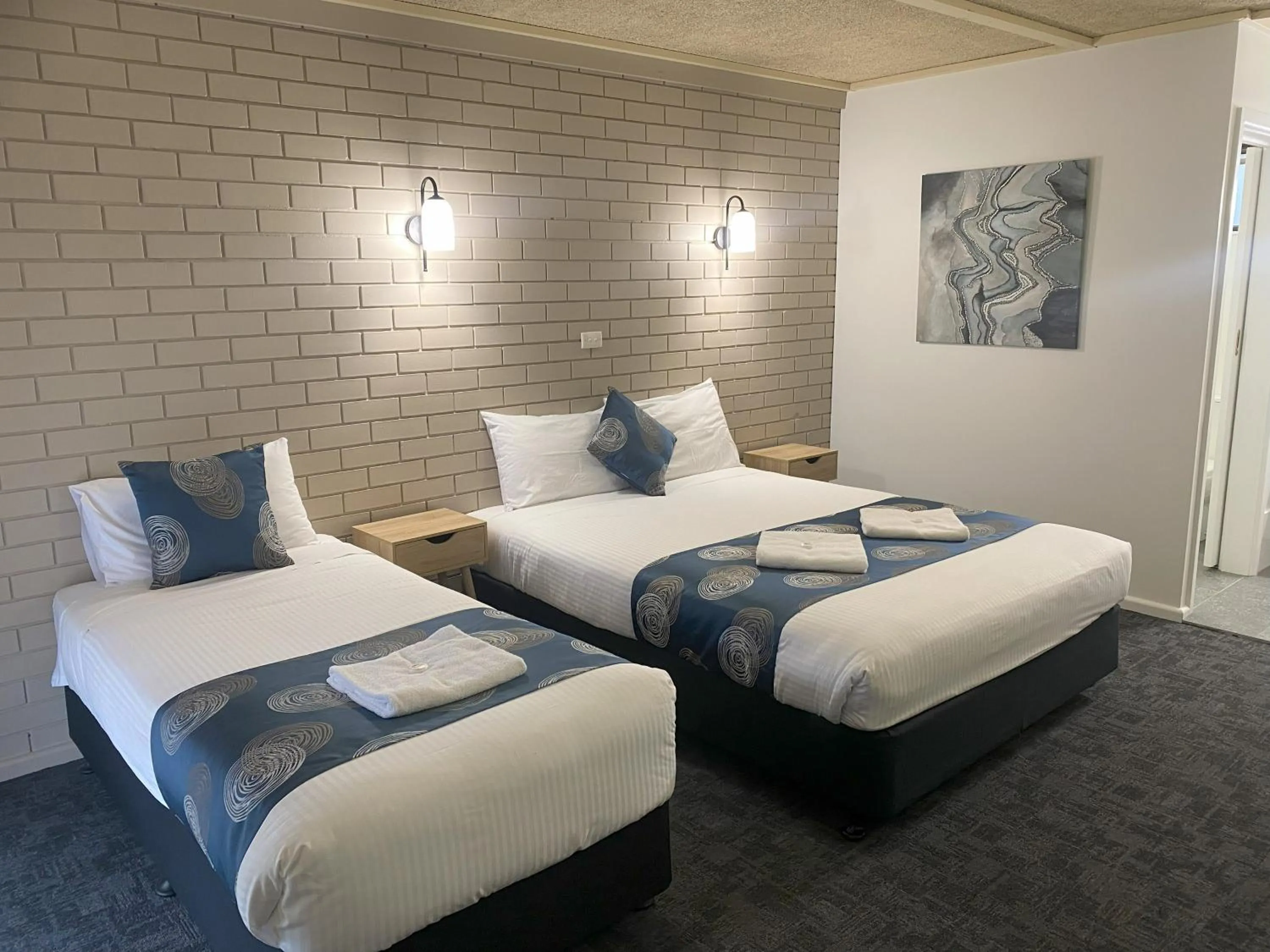 Bed in Tatura Country Motel