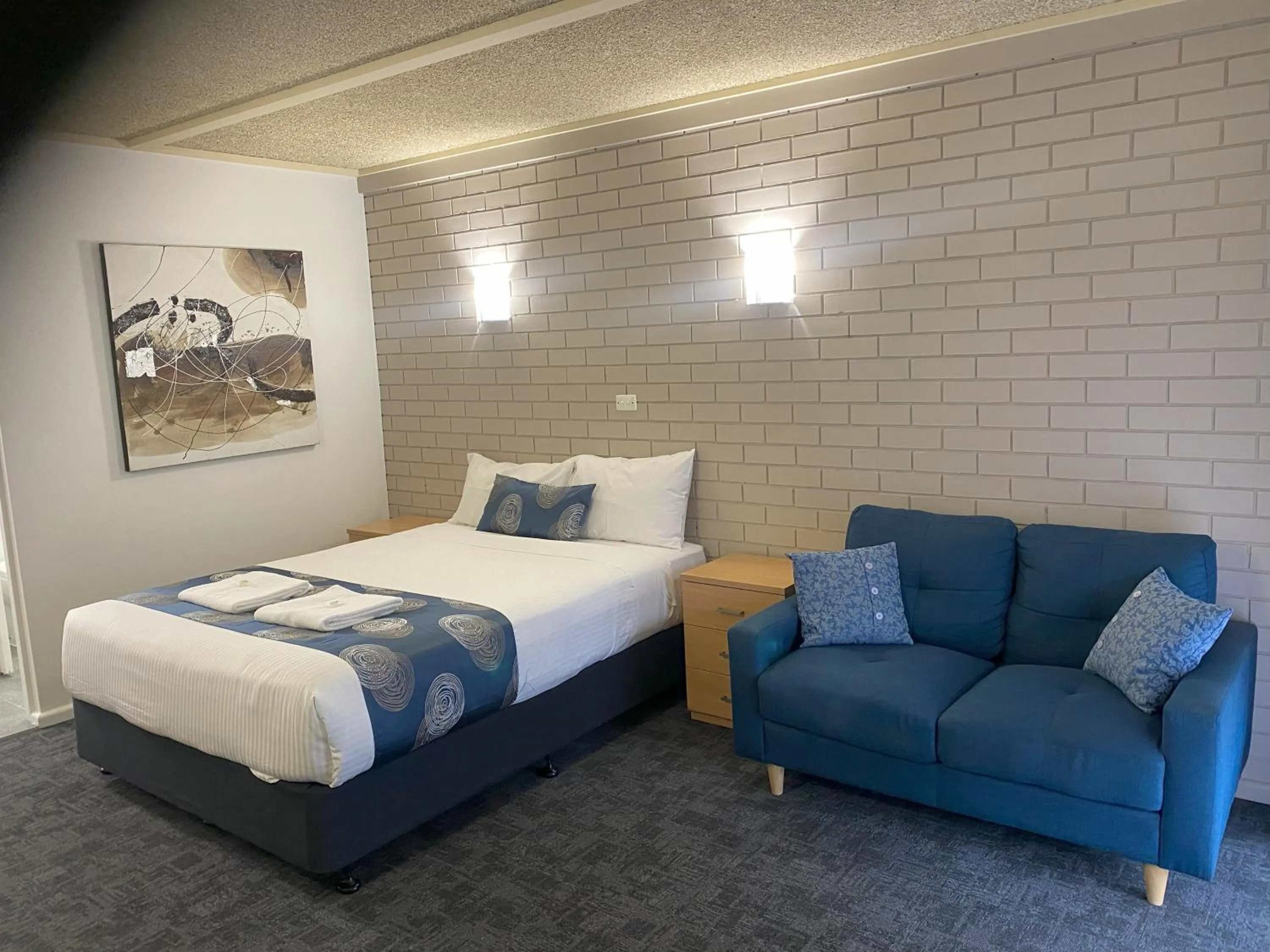 Bed in Tatura Country Motel