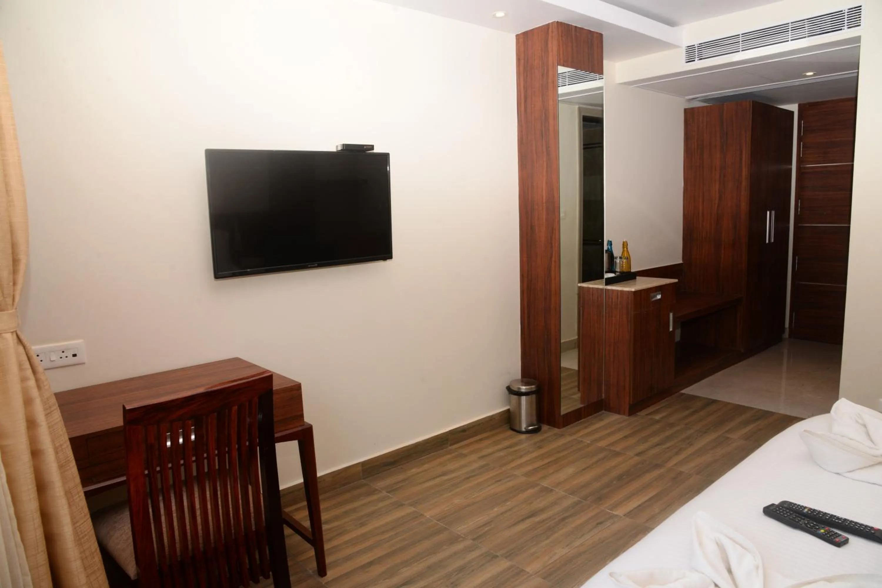 TV and multimedia, Bed in Hotel Ami Grace