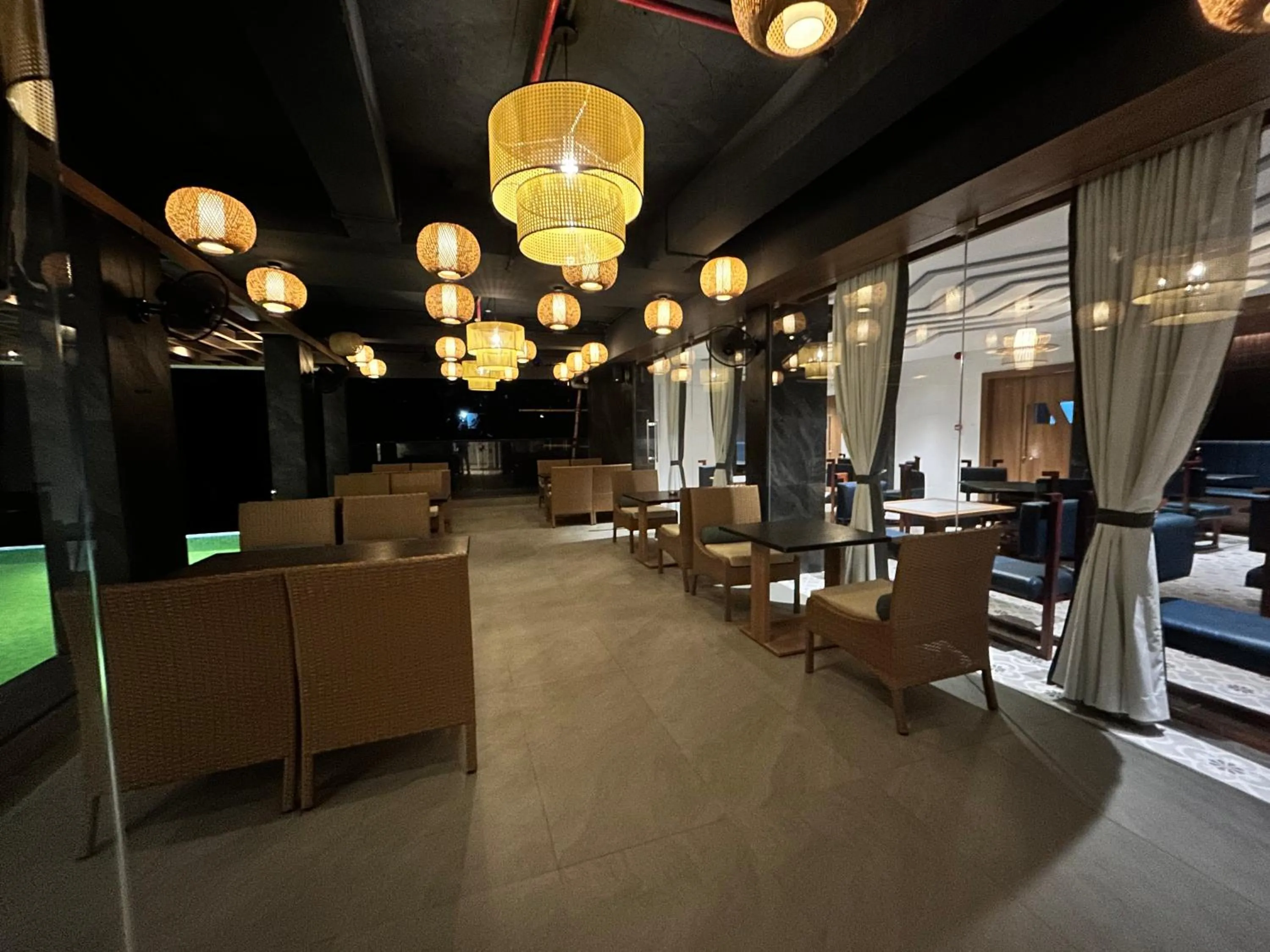 Restaurant/places to eat in Hotel Ami Grace