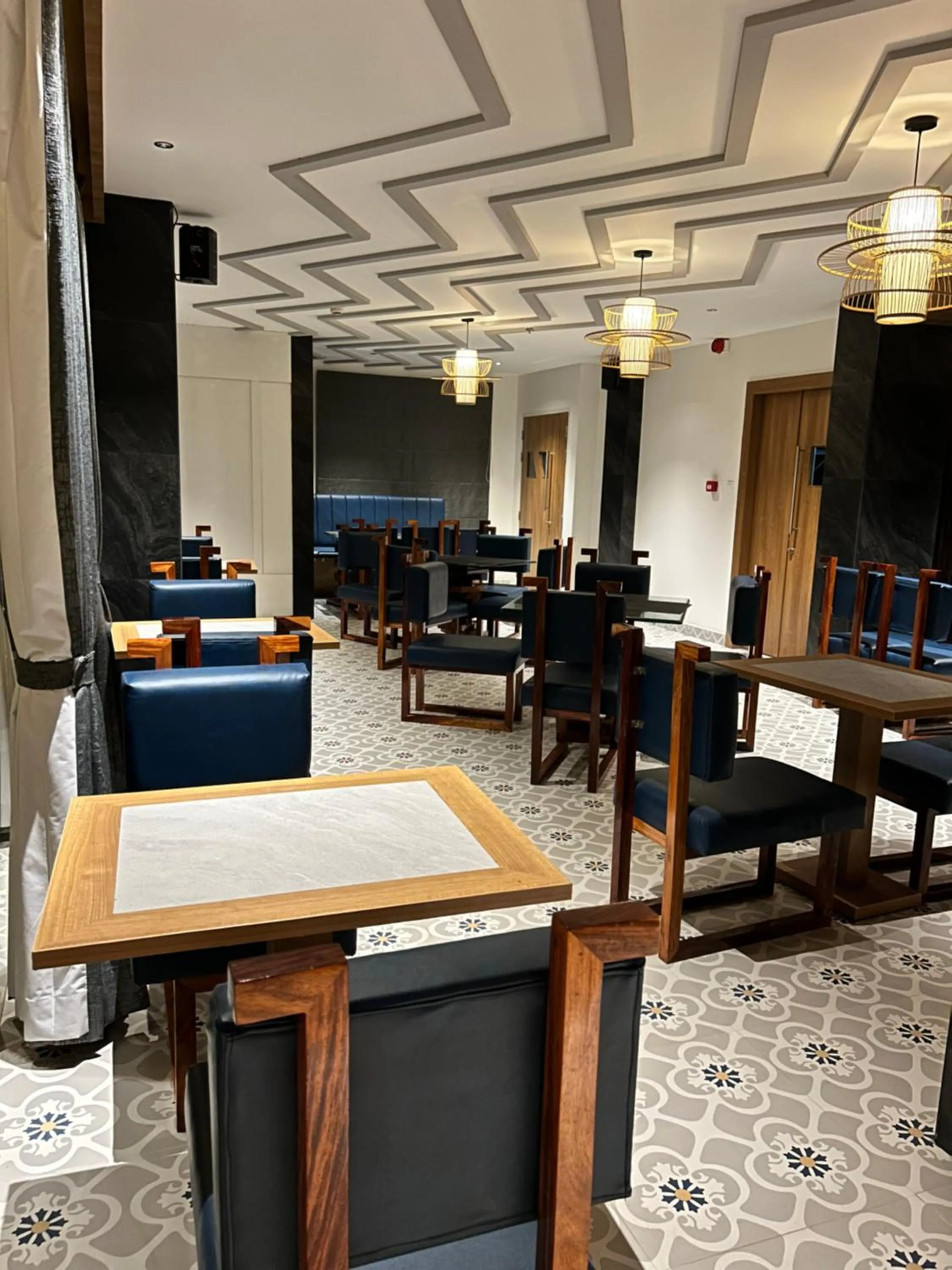 Restaurant/places to eat in Hotel Ami Grace