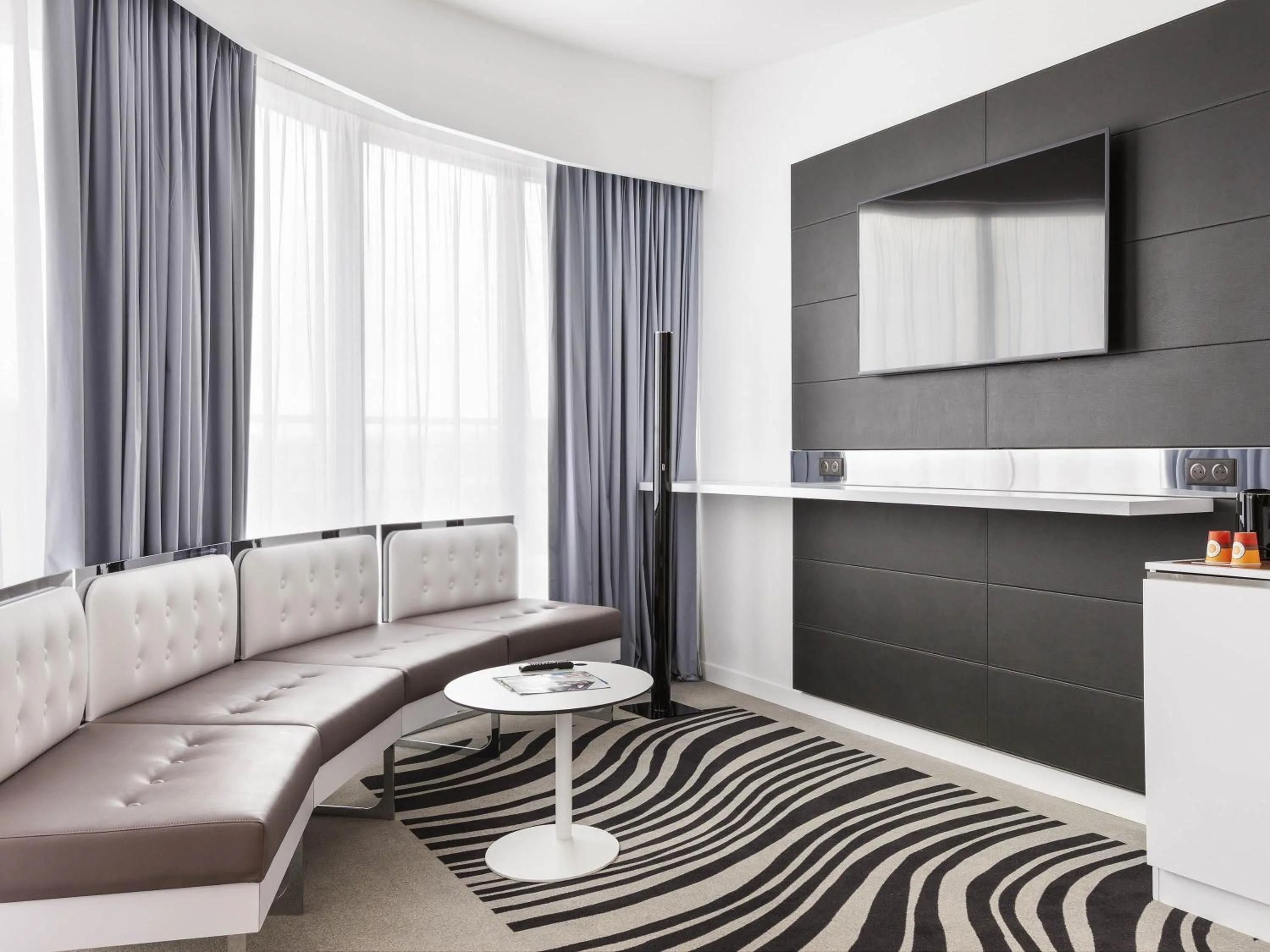 Bedroom in Novotel Tours Centre Gare