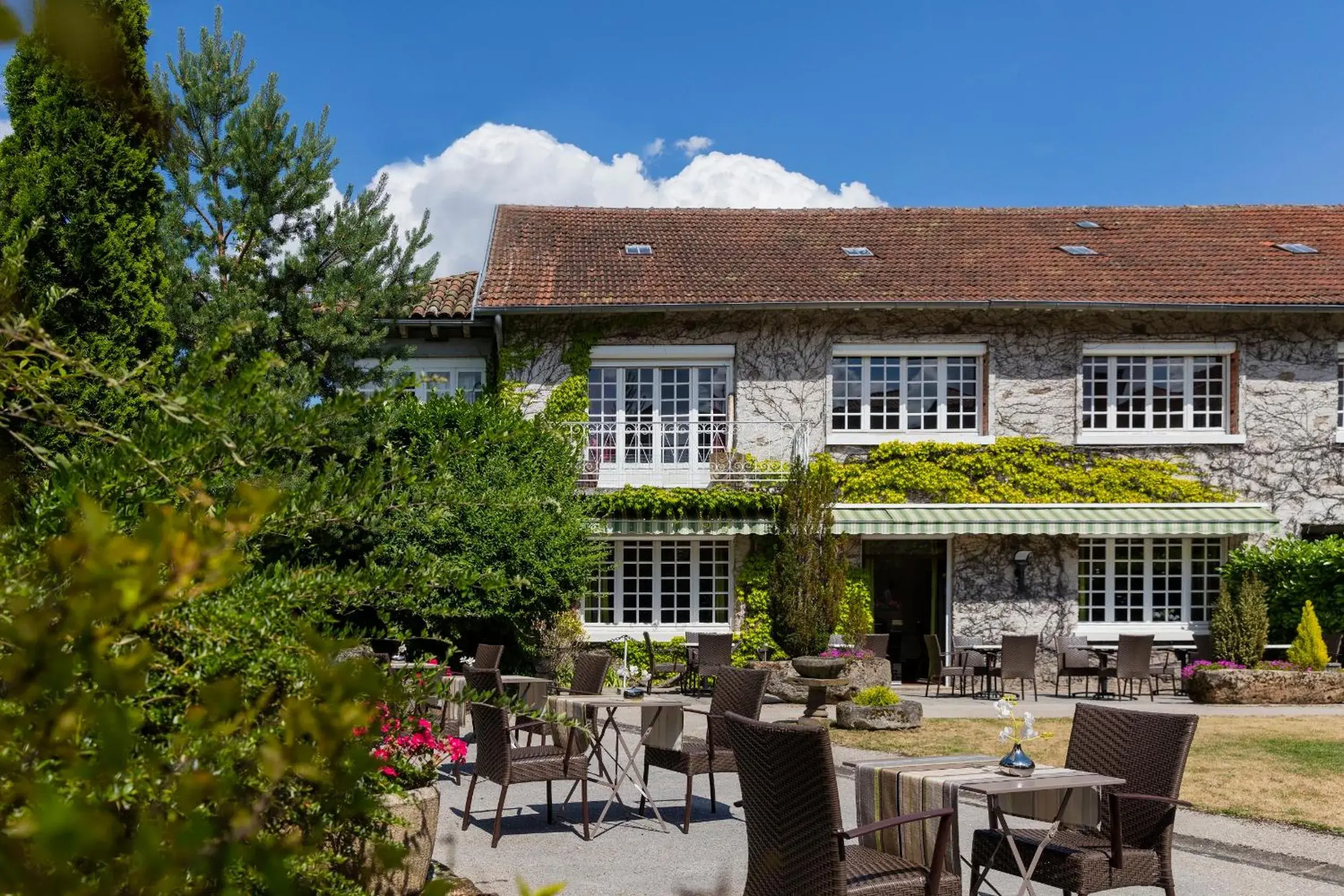 Garden view in Logis La Thomasse Garden view in Logis La Thomasse
