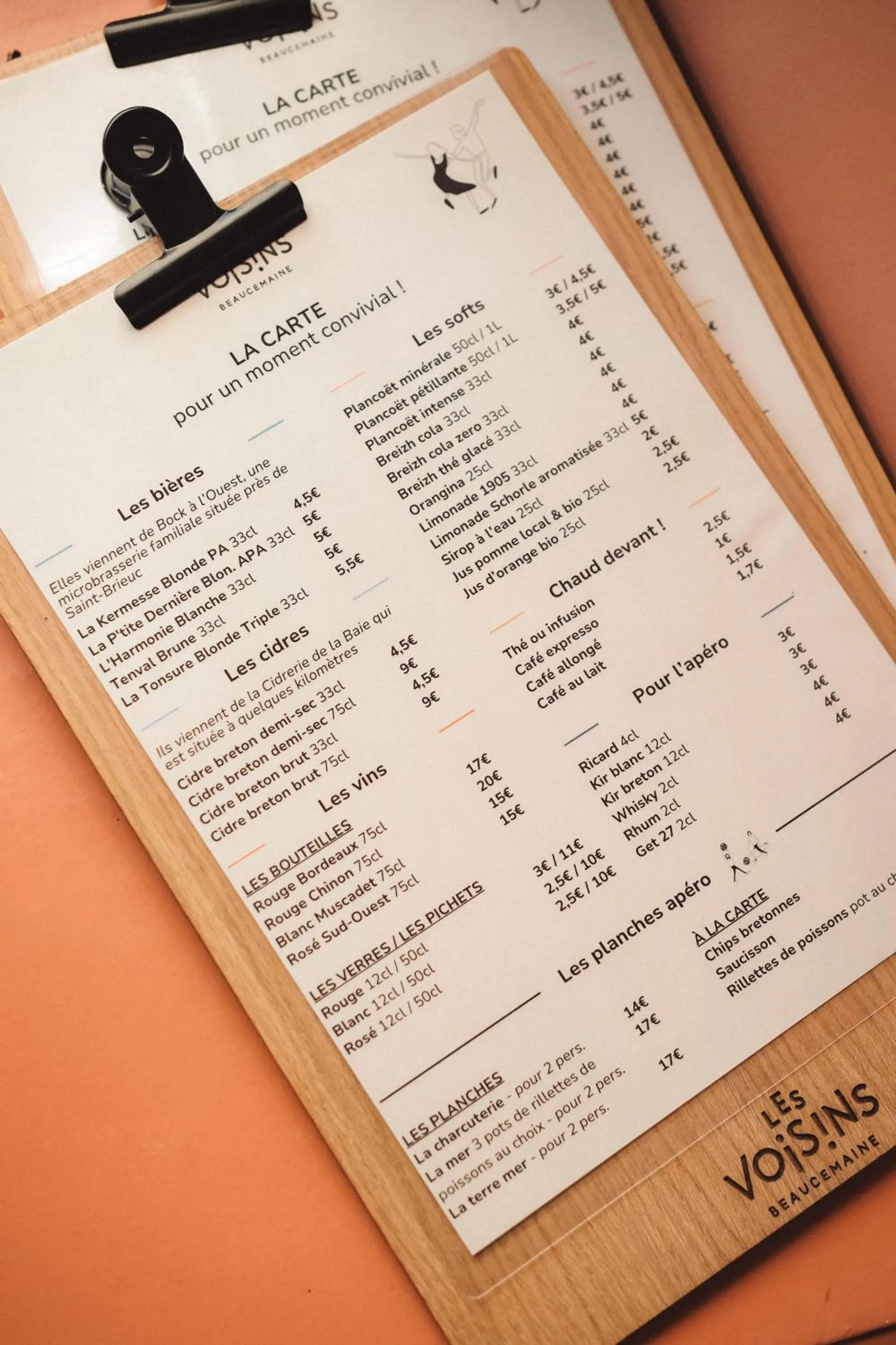 Property logo or sign in Hôtel Les Voisins Beaucemaine