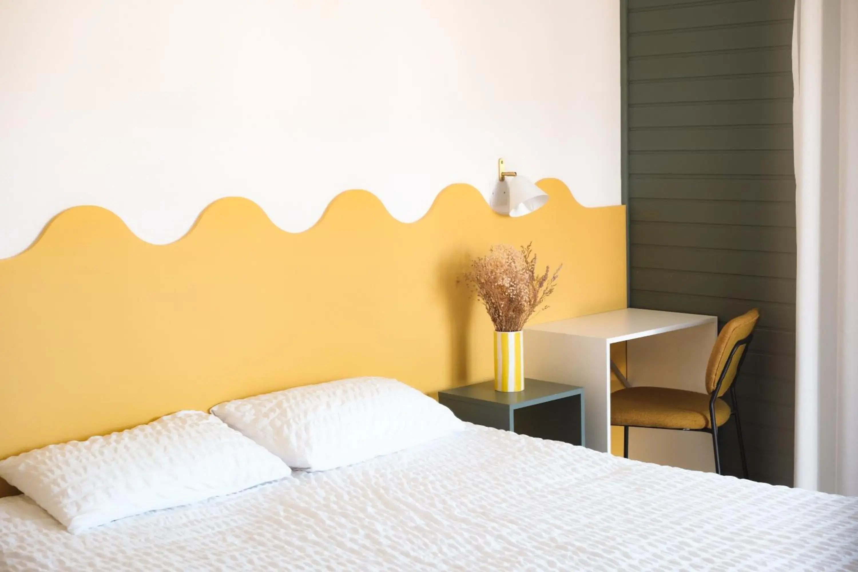 Superior Room with Terrace in Hôtel Les Voisins Beaucemaine Superior Room with Terrace in Hôtel Les Voisins Beaucemaine