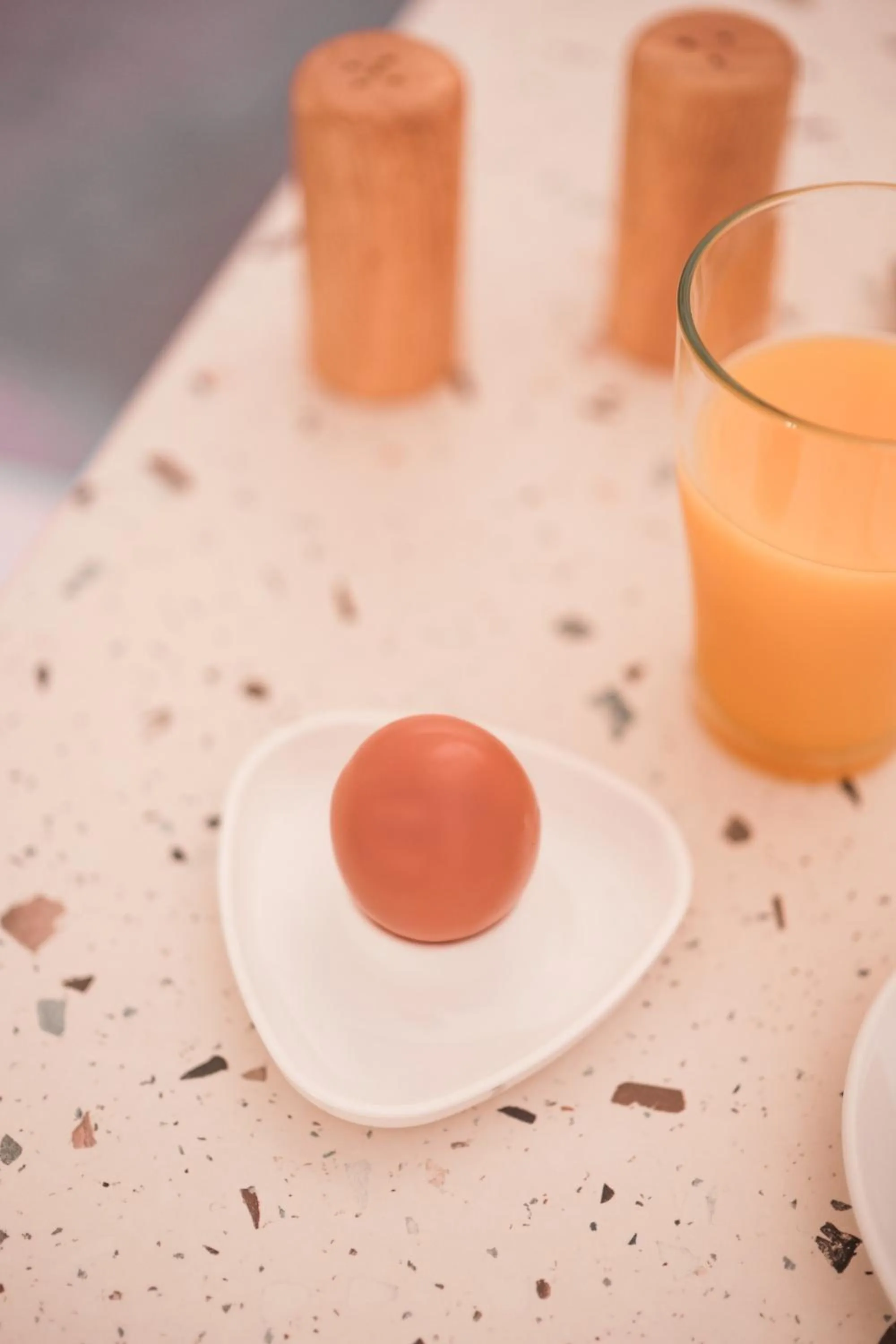 Breakfast in Hôtel Les Voisins Beaucemaine