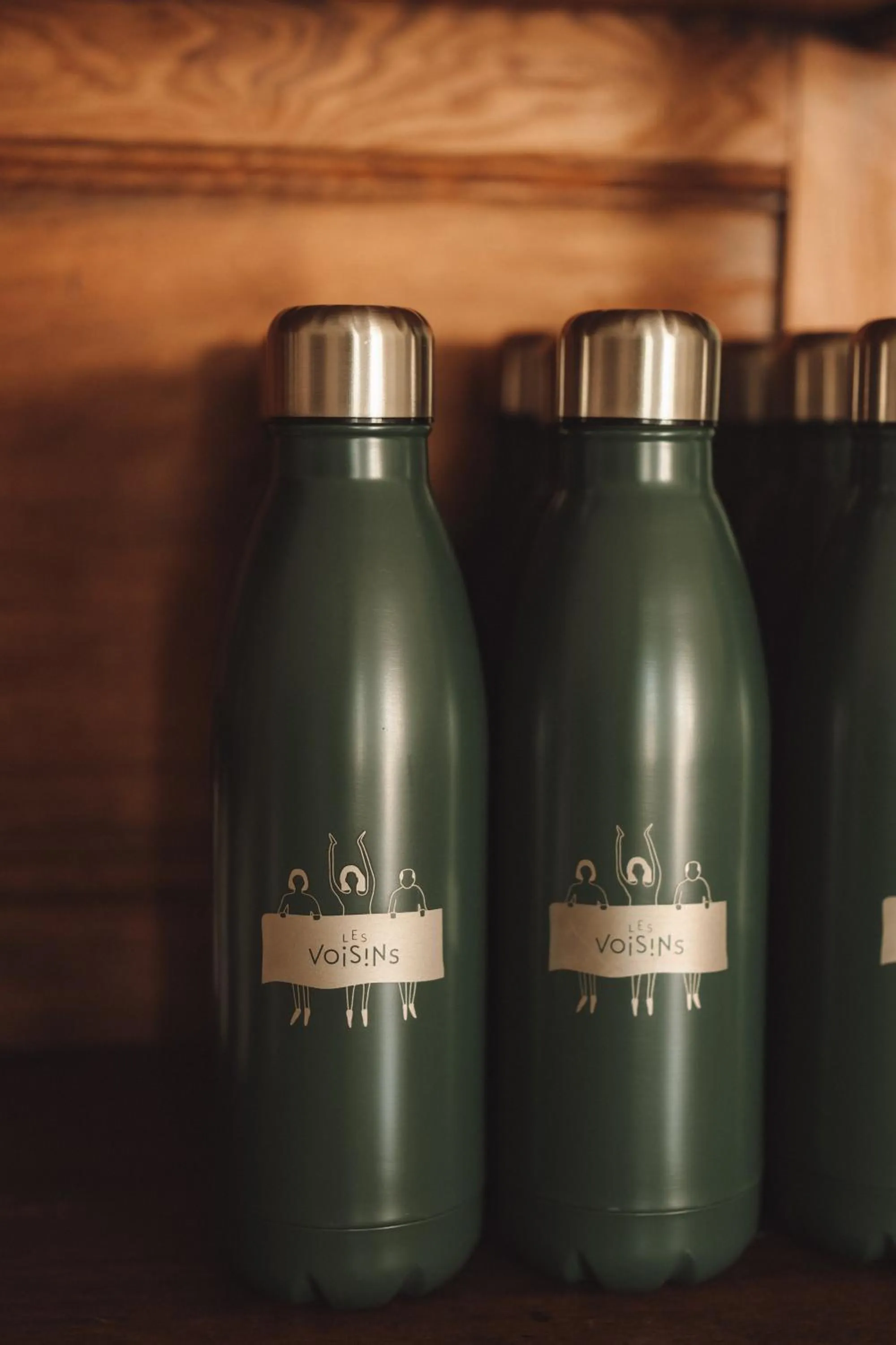 Logo/Certificate/Sign in Hôtel Les Voisins Beaucemaine