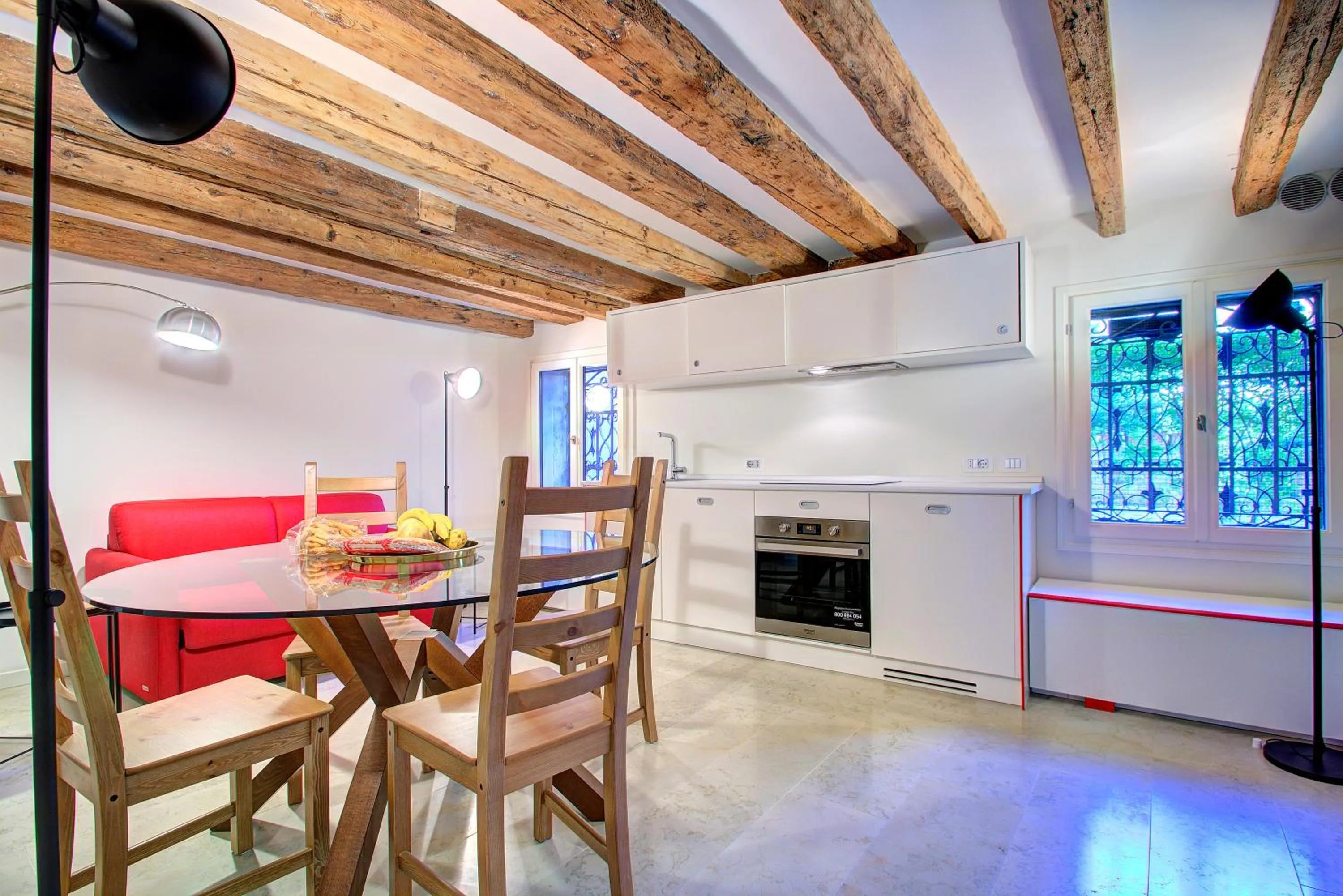 Kitchen or kitchenette in GrandCanal-Red