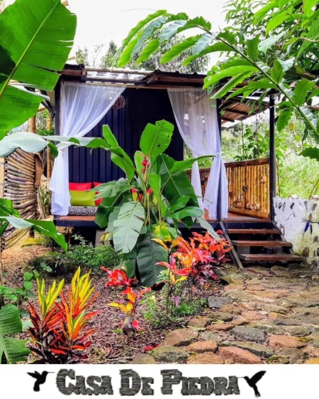 Property building in Casa de Piedra