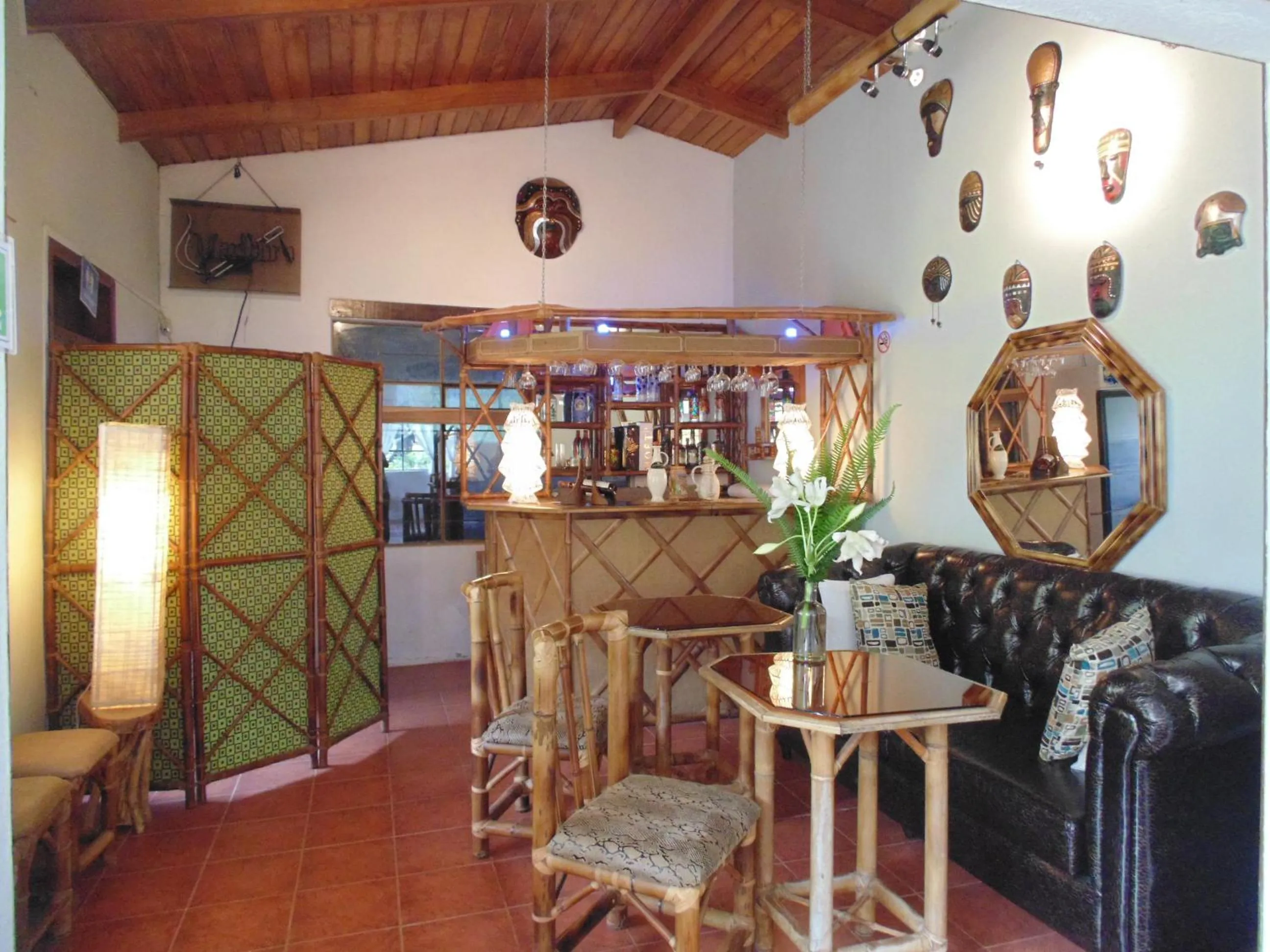 Restaurant/places to eat in Casa de Piedra
