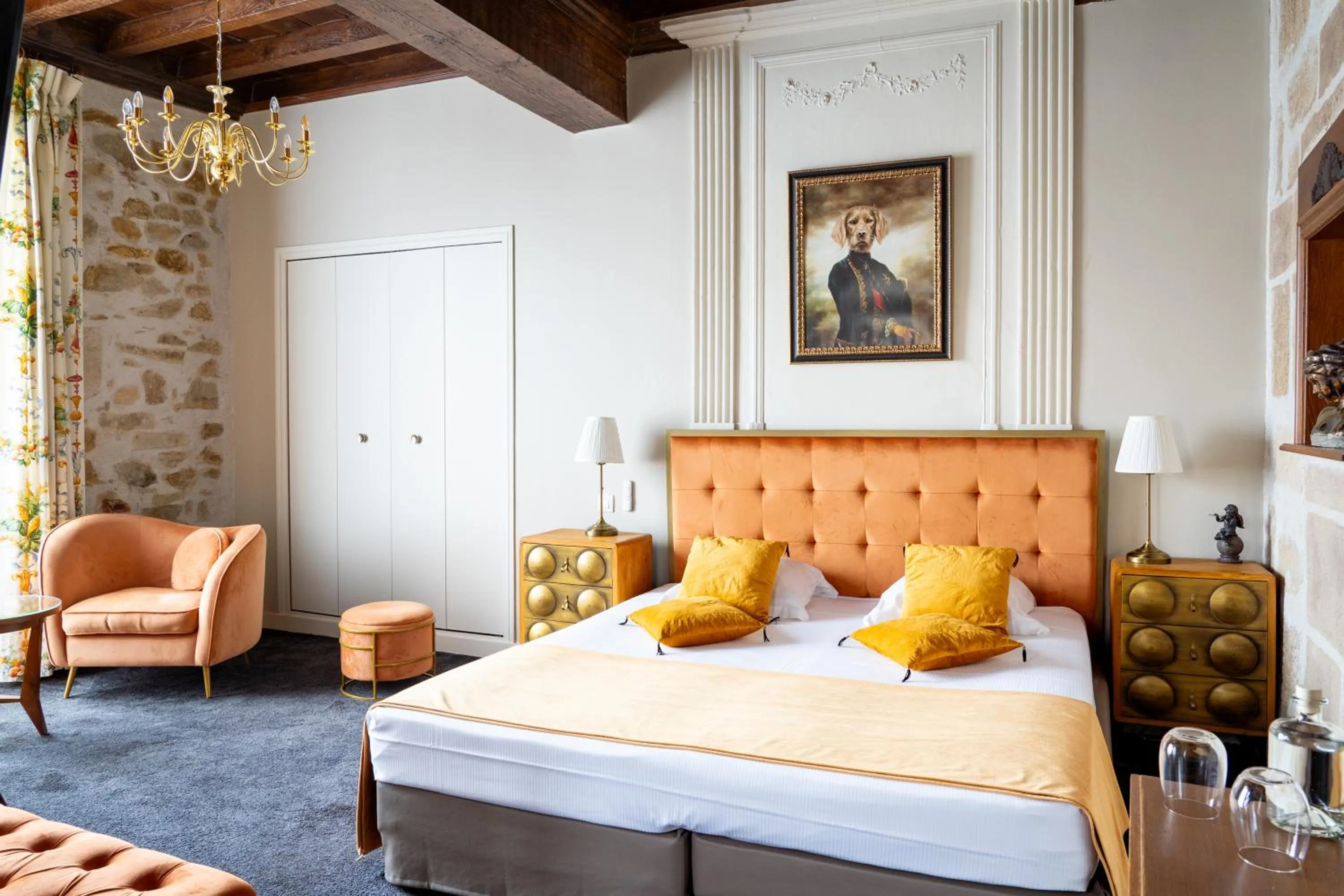 Bed in Grand Hôtel Montespan Talleyrand