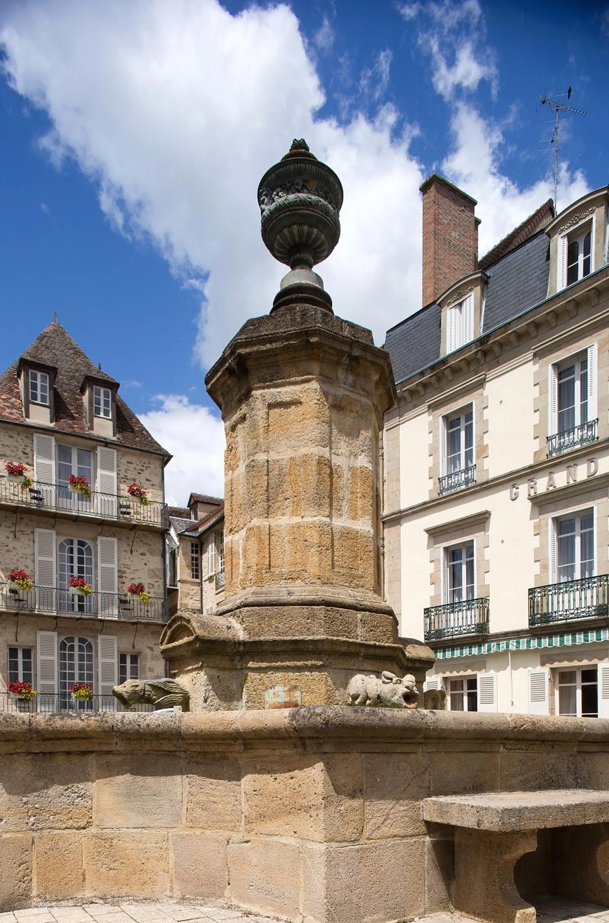 Day in Grand Hôtel Montespan Talleyrand