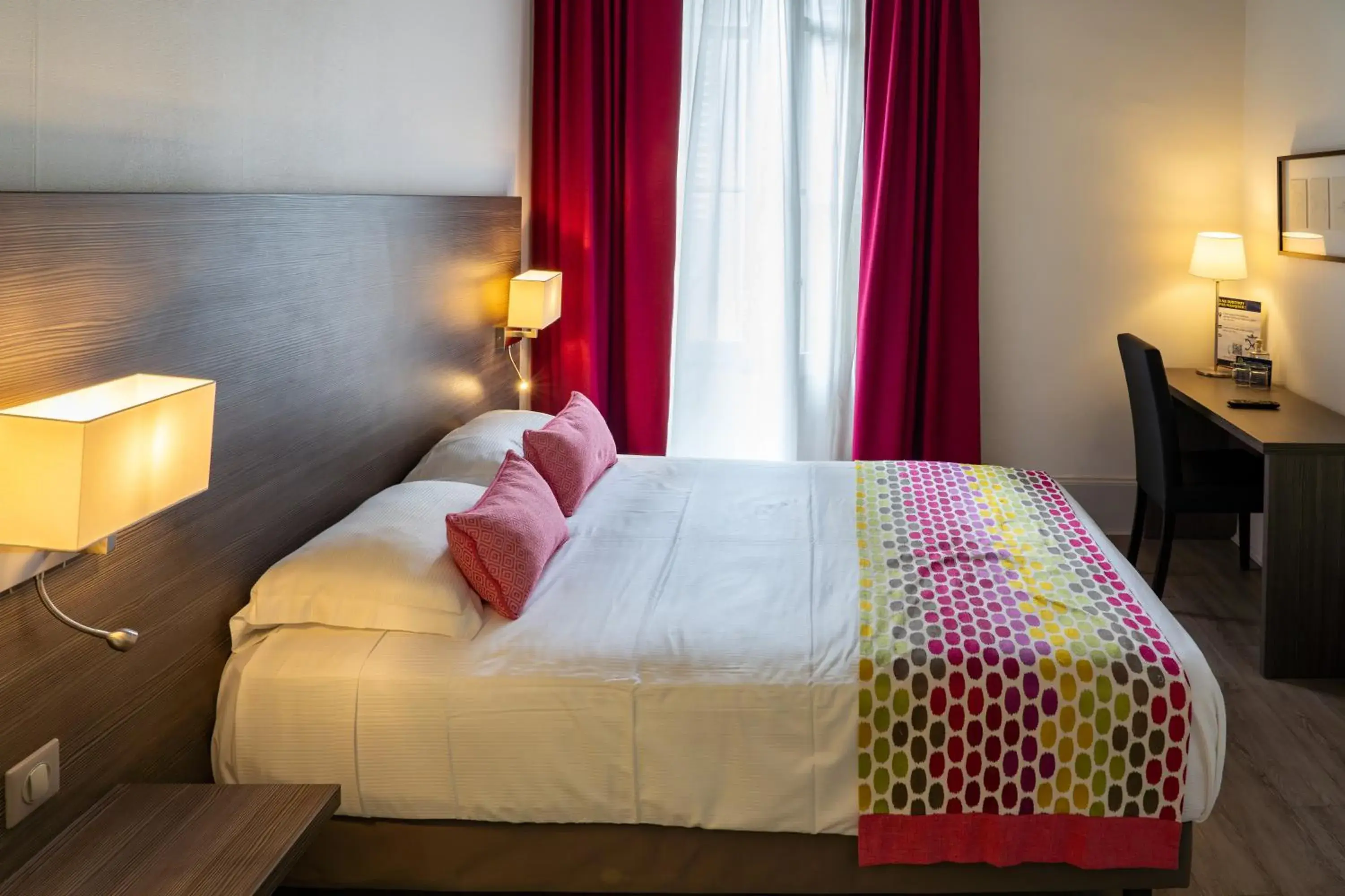 Double Room in Grand Hôtel Montespan Talleyrand Double Room in Grand Hôtel Montespan Talleyrand