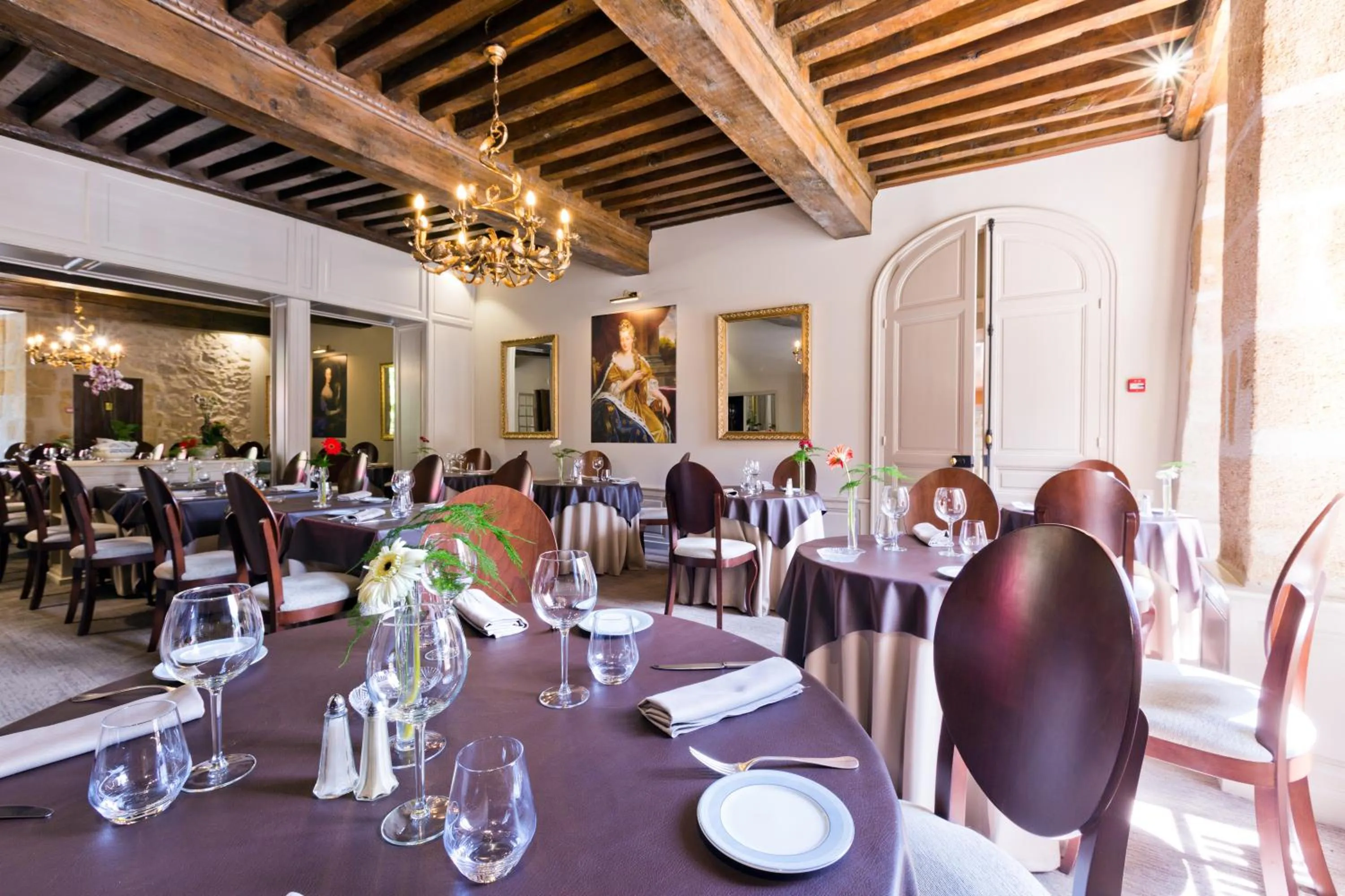 Restaurant/places to eat in Grand Hôtel Montespan Talleyrand