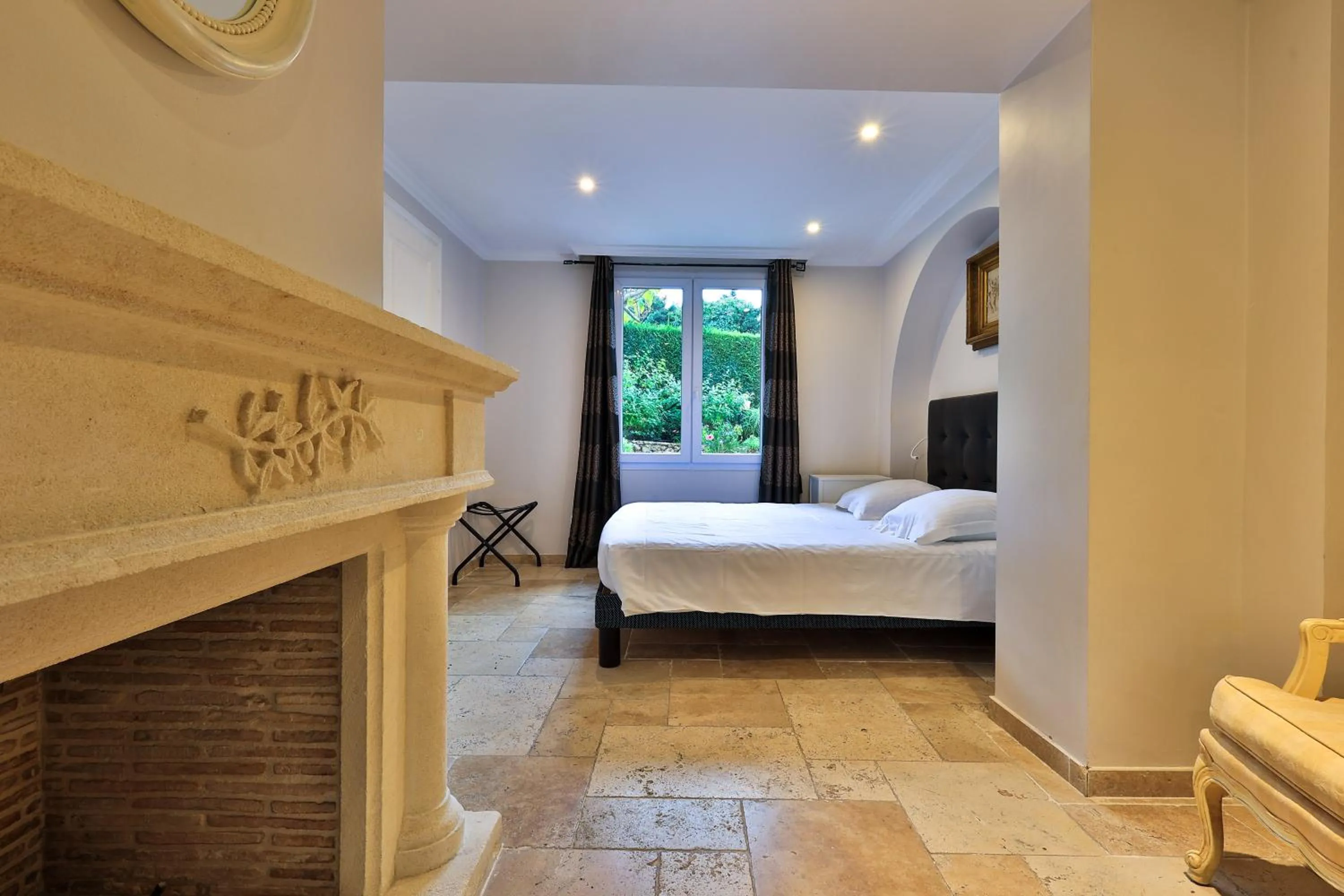 Bed in Emeraude Résidence Hotelière