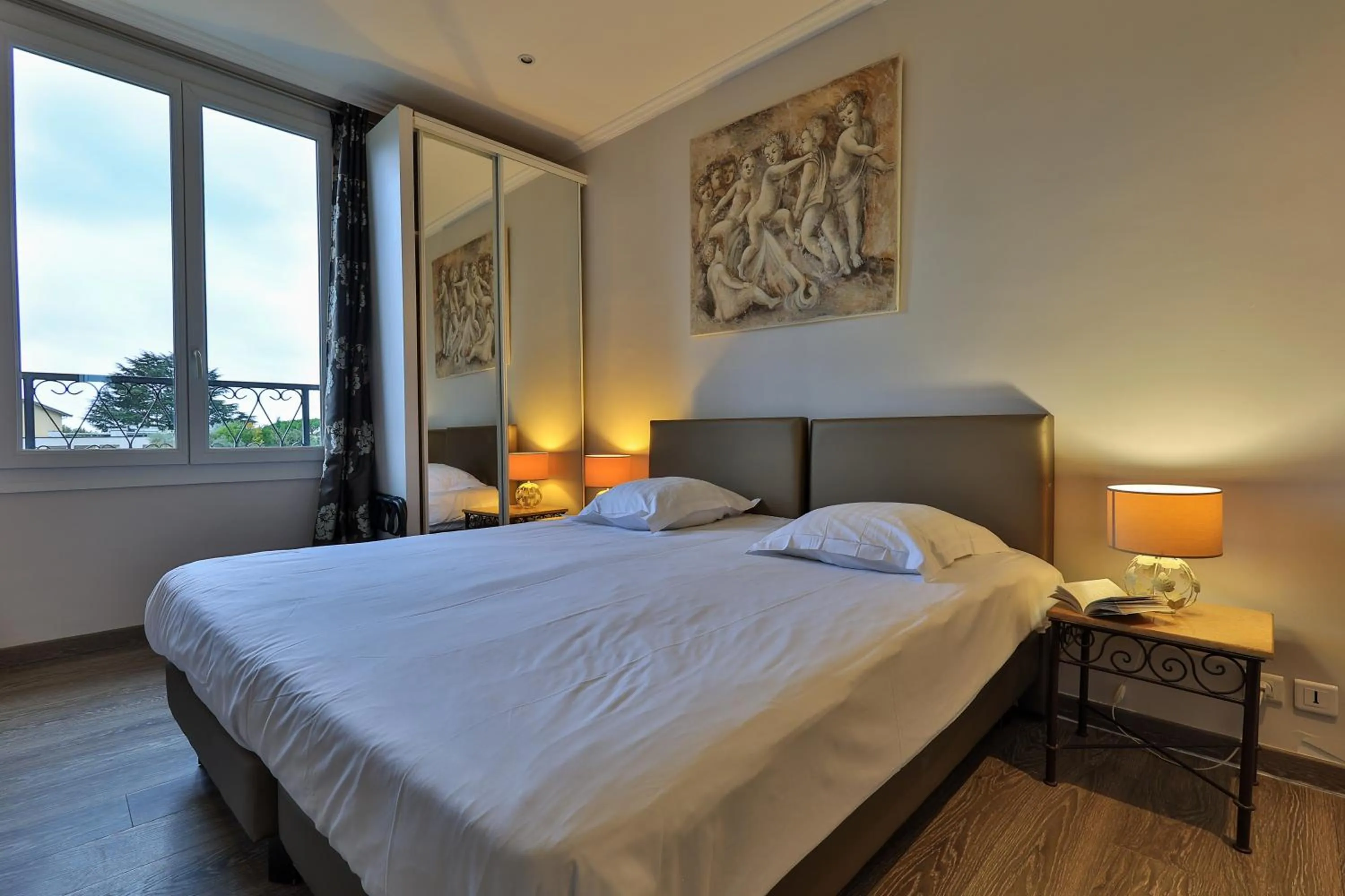 Bed in Emeraude Résidence Hotelière