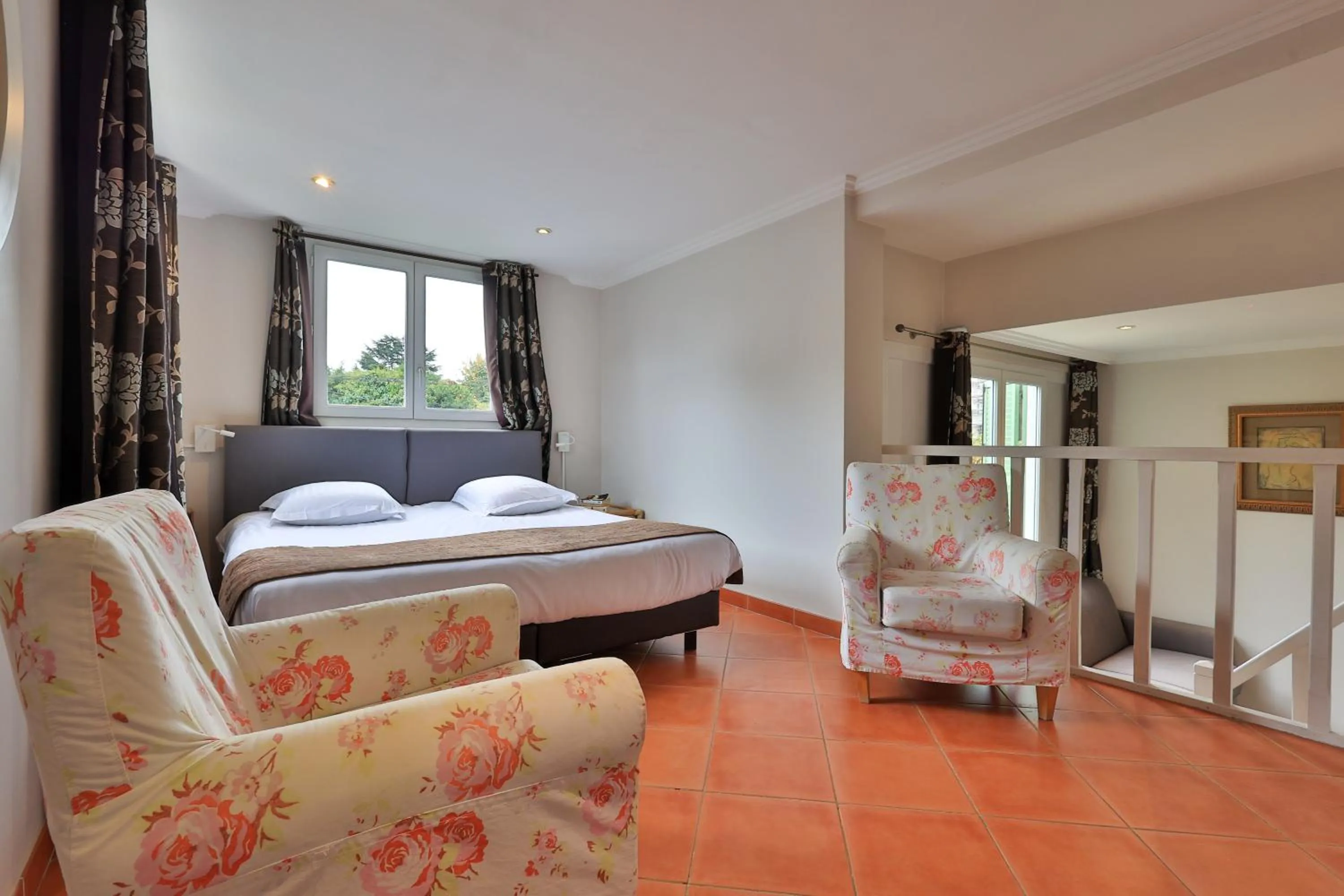 Bed in Emeraude Résidence Hotelière