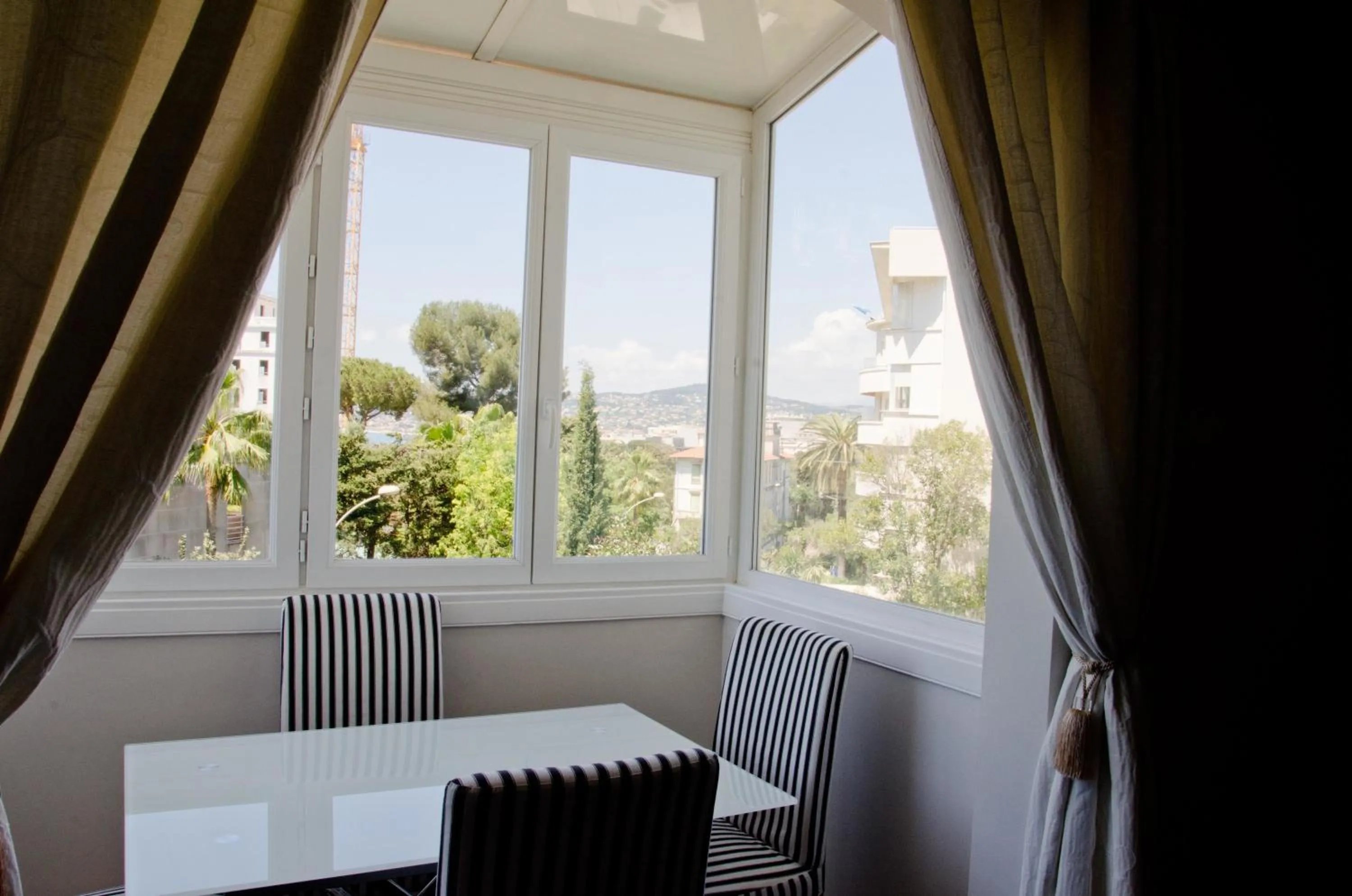 Dining area in Emeraude Résidence Hotelière