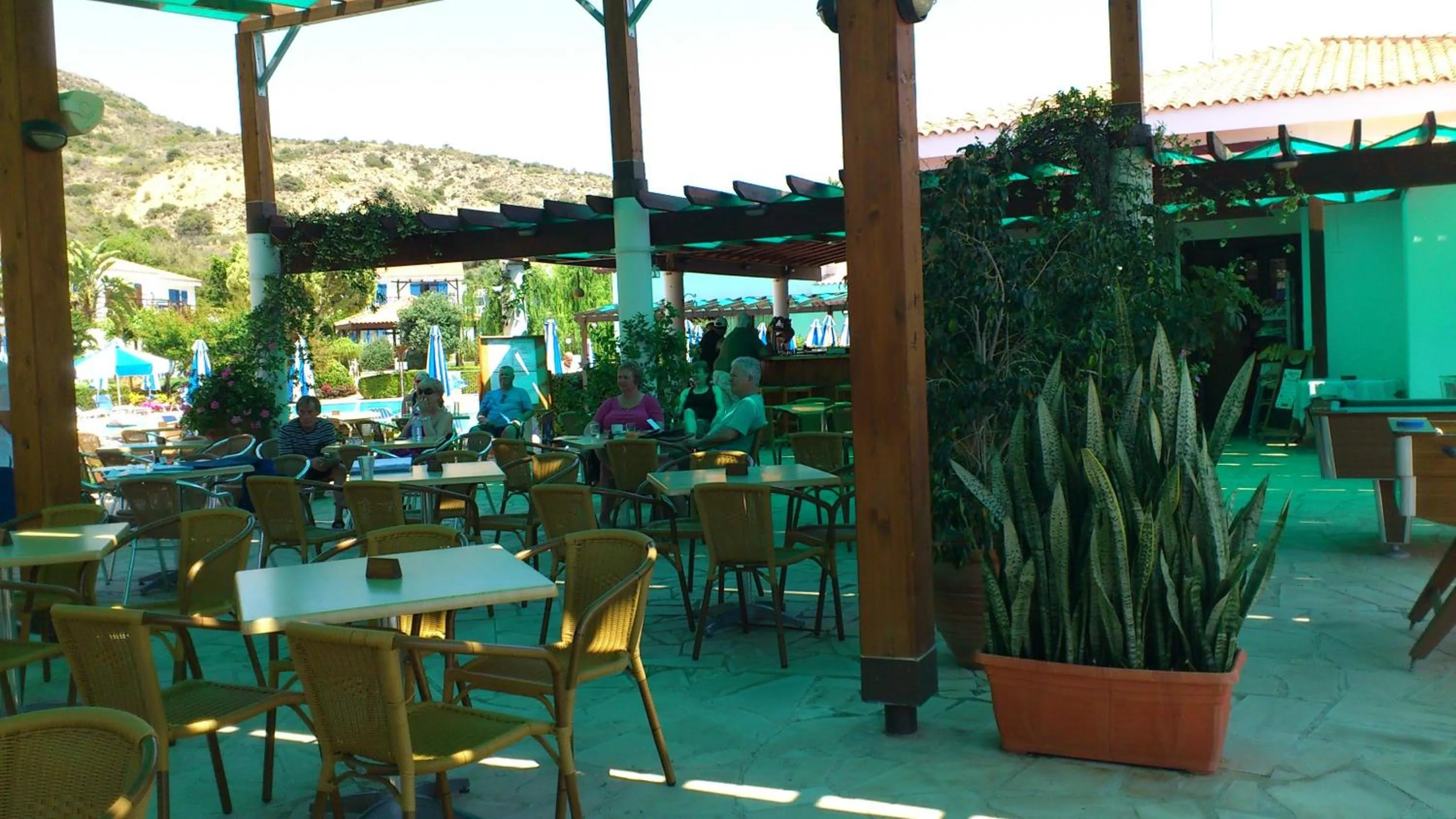 Restaurant/places to eat in Hylatio Tourist Village