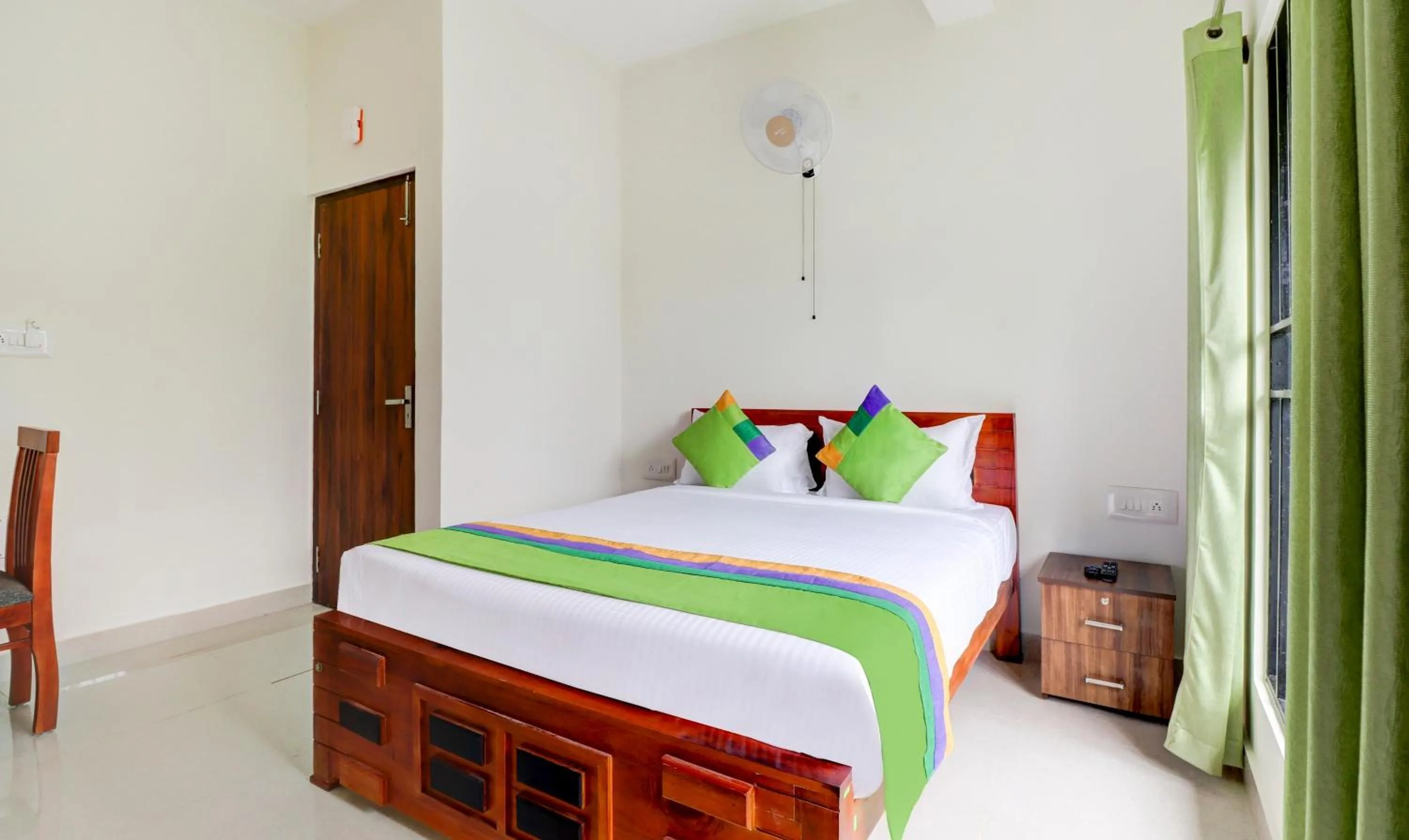 Bedroom, Bed in Treebo New Redfern, Madikeri