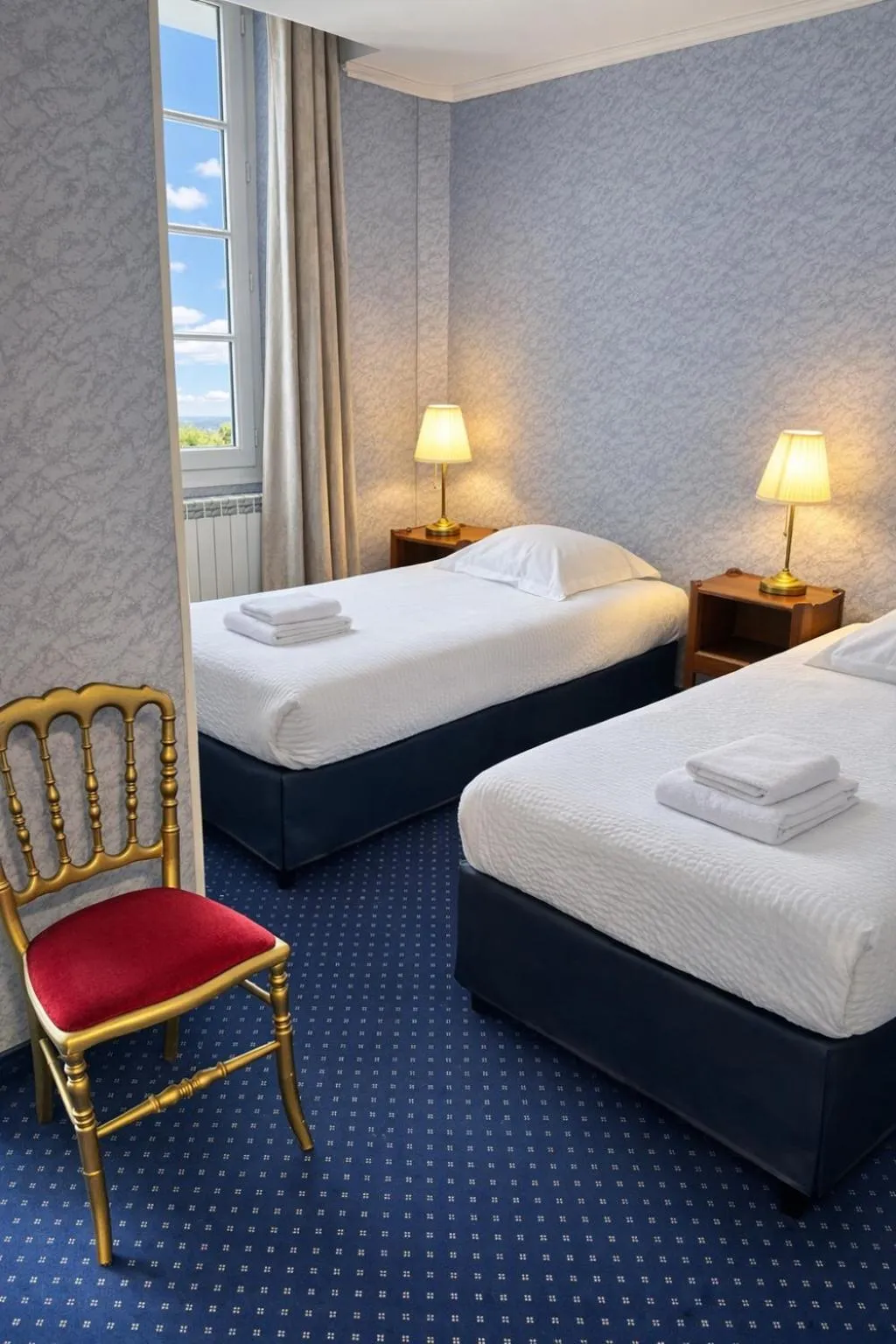 Bedroom, Bed in Logis Le Relais Imperial