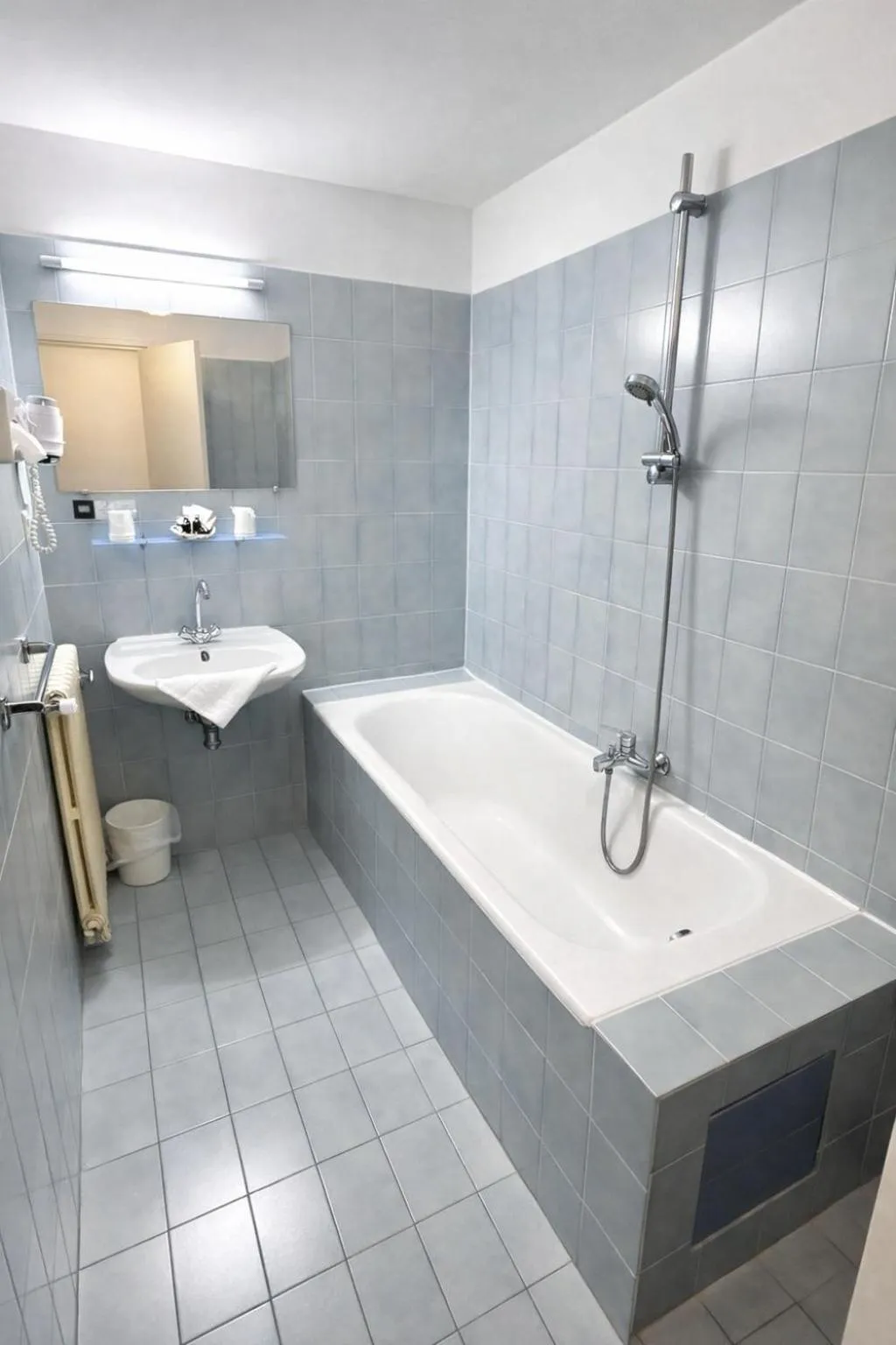 Bedroom in Logis Le Relais Imperial