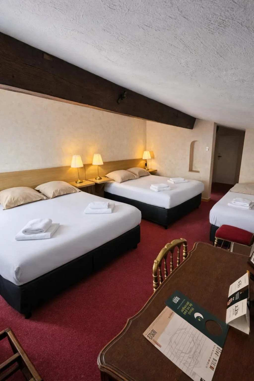 Bedroom, Bed in Logis Le Relais Imperial