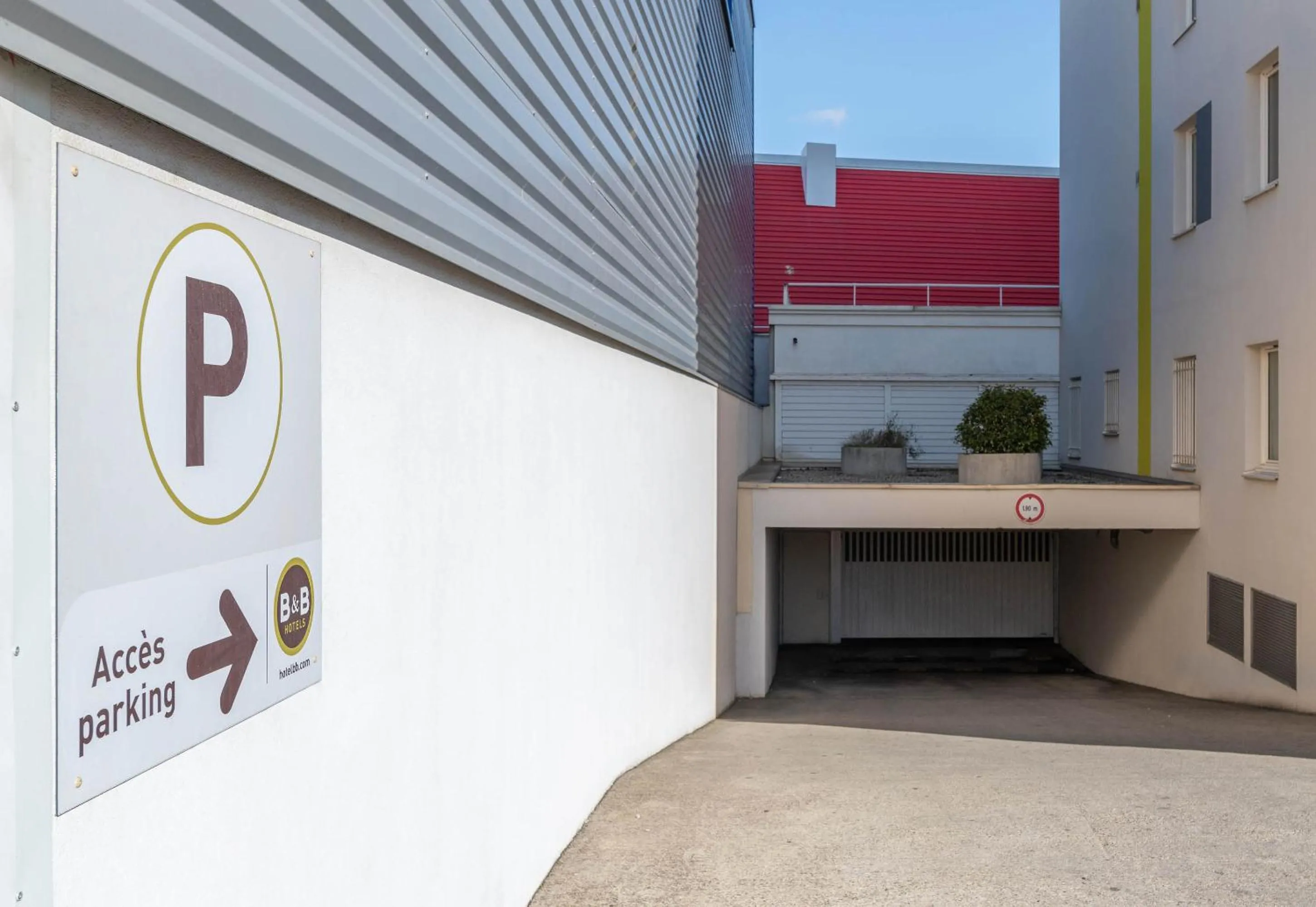 Parking in B&B HOTEL Lyon Vénissieux