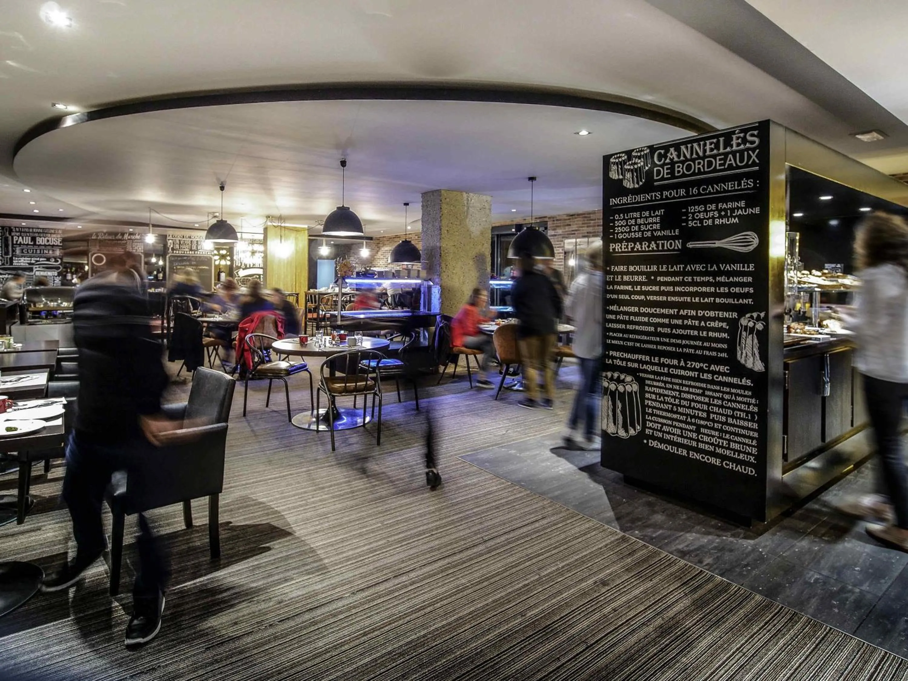 Restaurant/places to eat in Pullman Bordeaux Lac