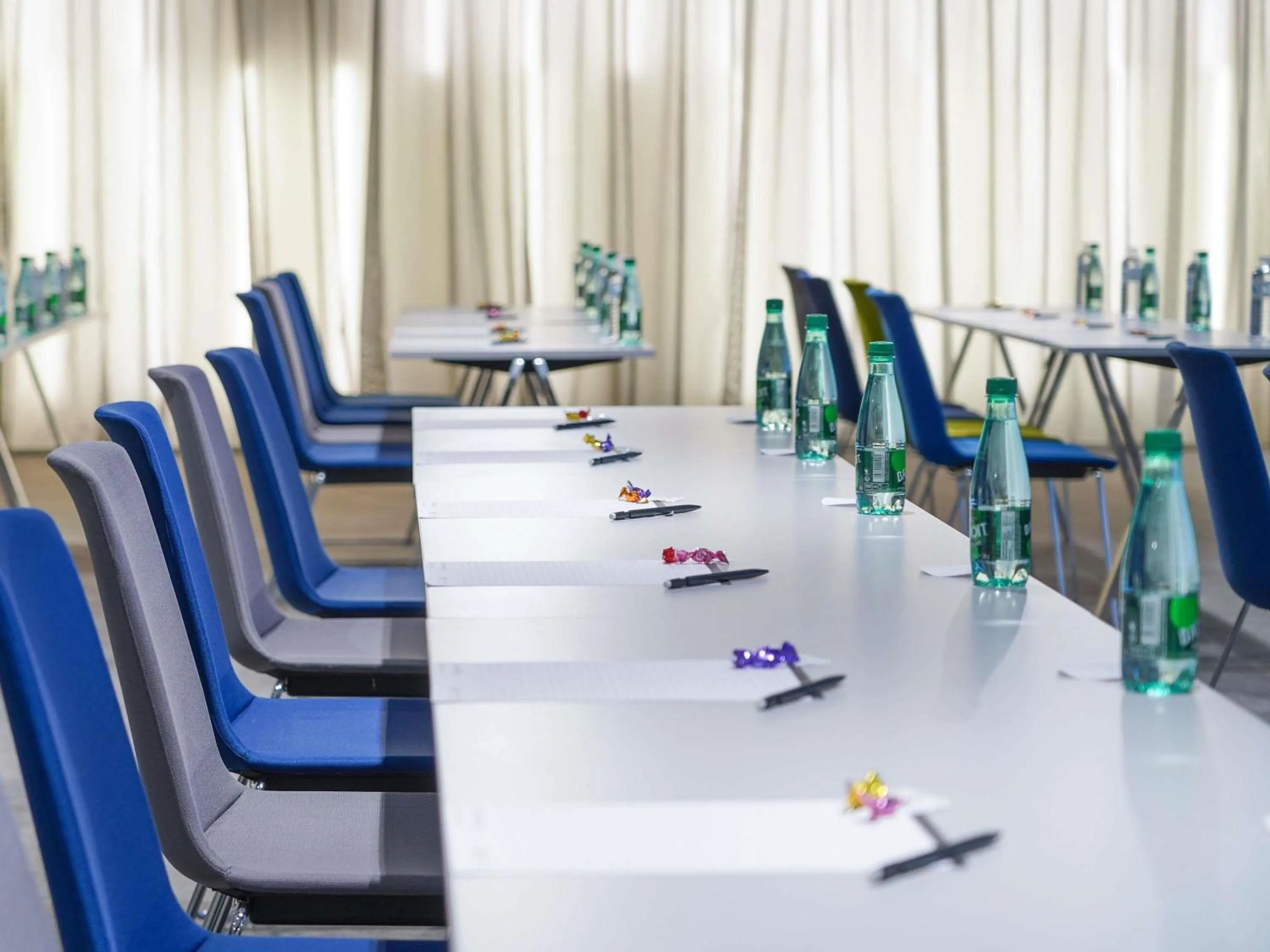 Meeting/conference room in Pullman Bordeaux Lac