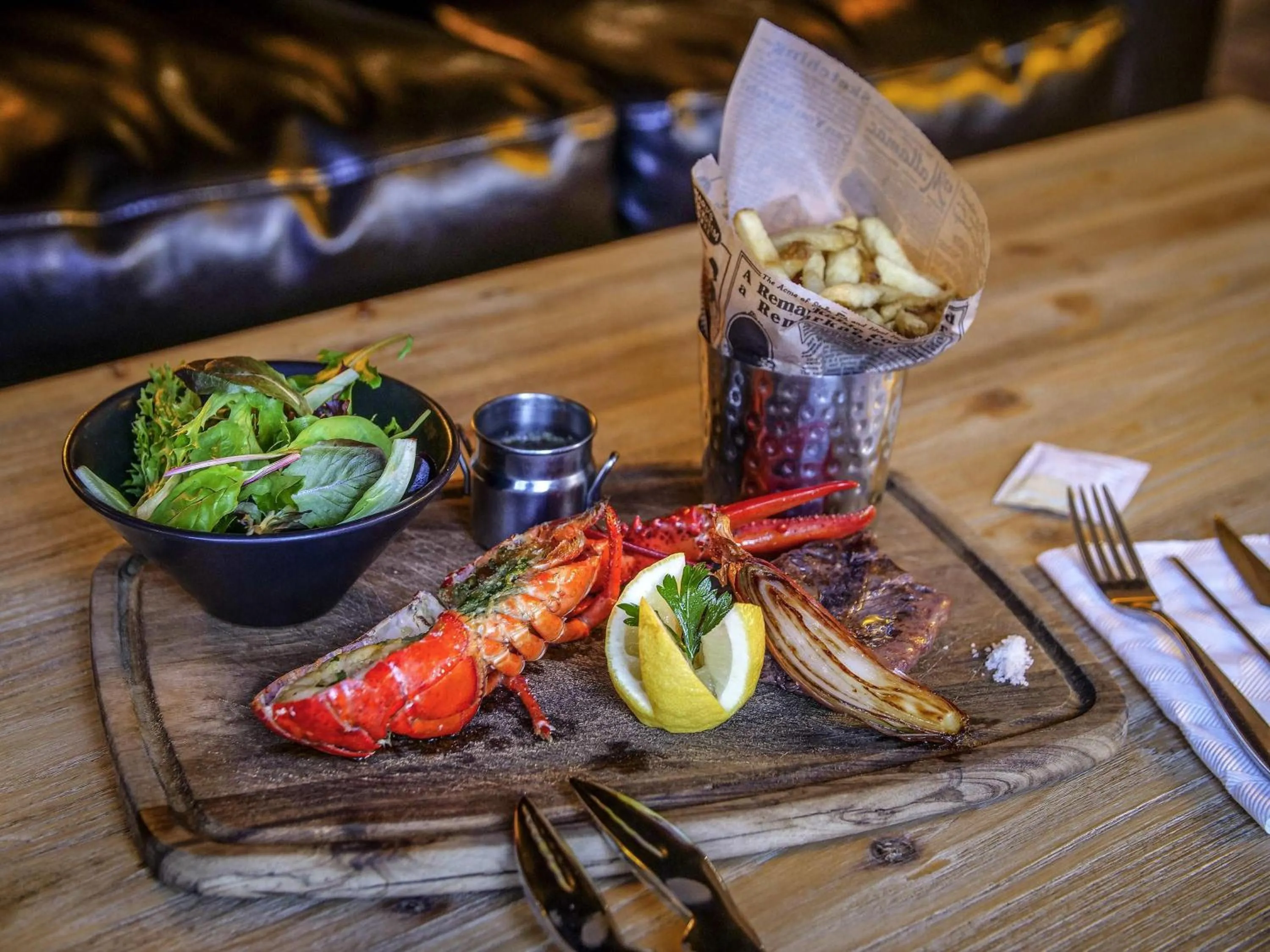 Restaurant/places to eat in Pullman Bordeaux Lac