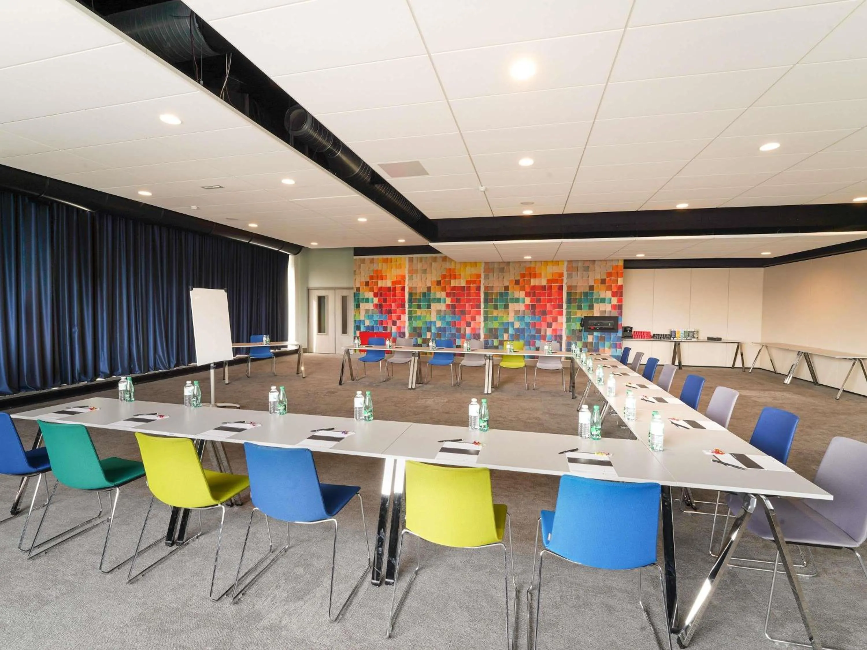 Meeting/conference room in Pullman Bordeaux Lac