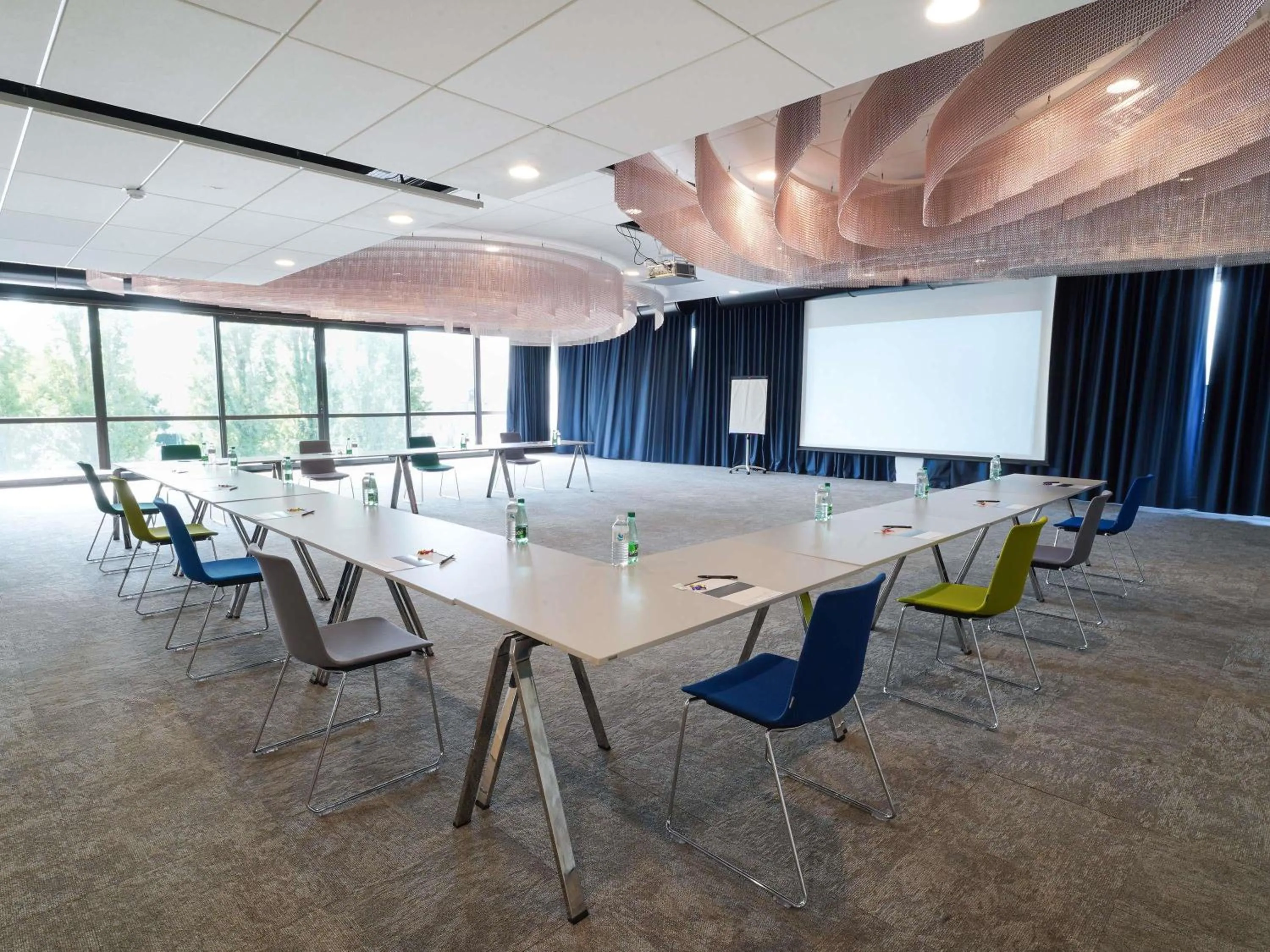 Meeting/conference room in Pullman Bordeaux Lac
