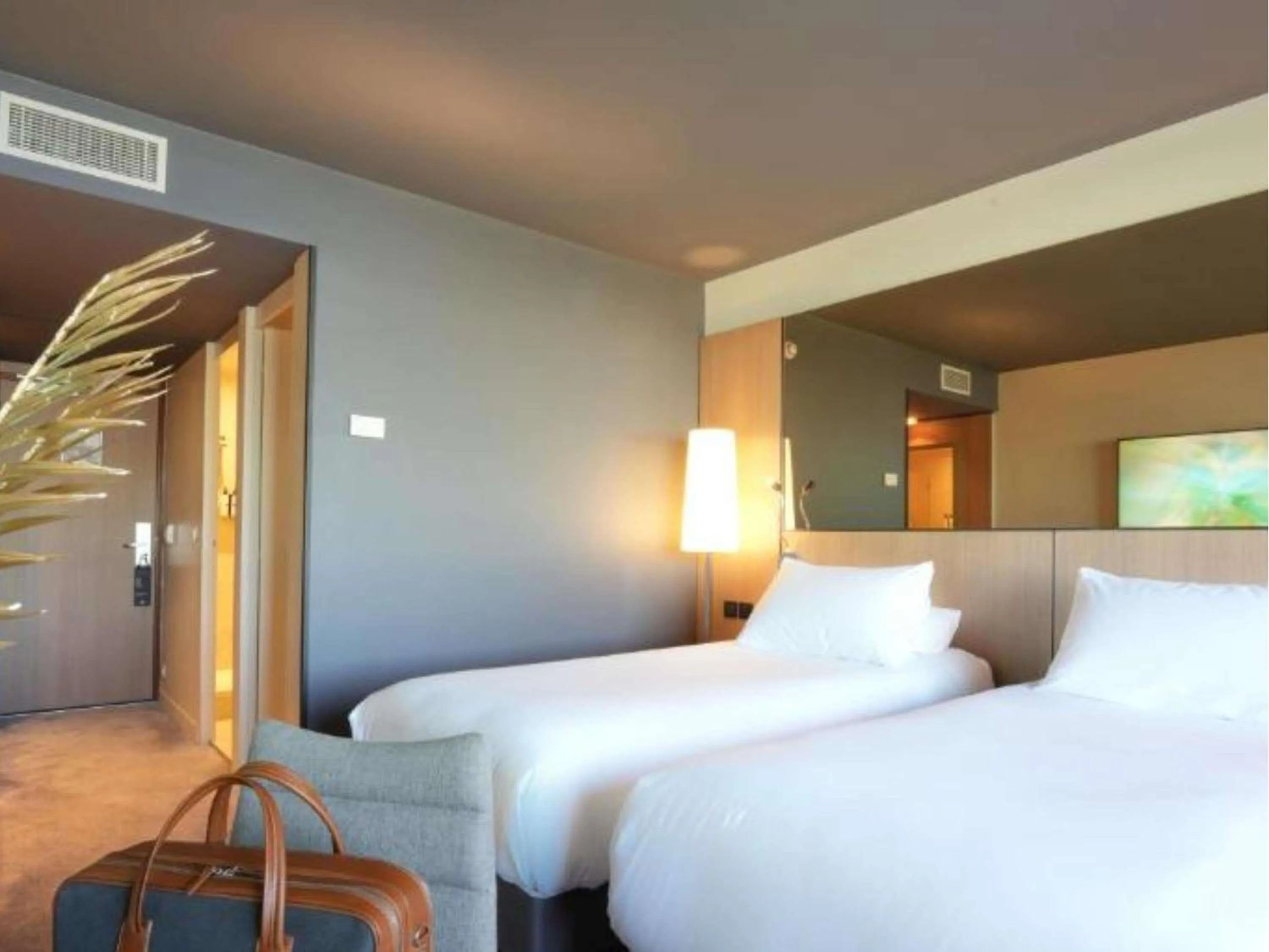 Bedroom, Bed in Pullman Bordeaux Lac