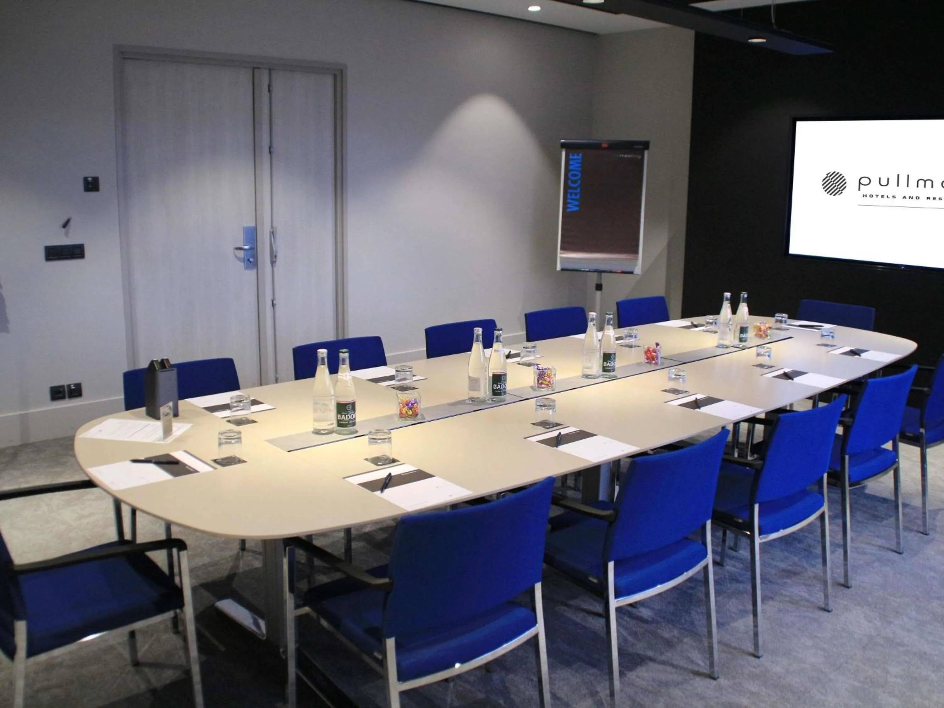 Meeting/conference room in Pullman Bordeaux Lac