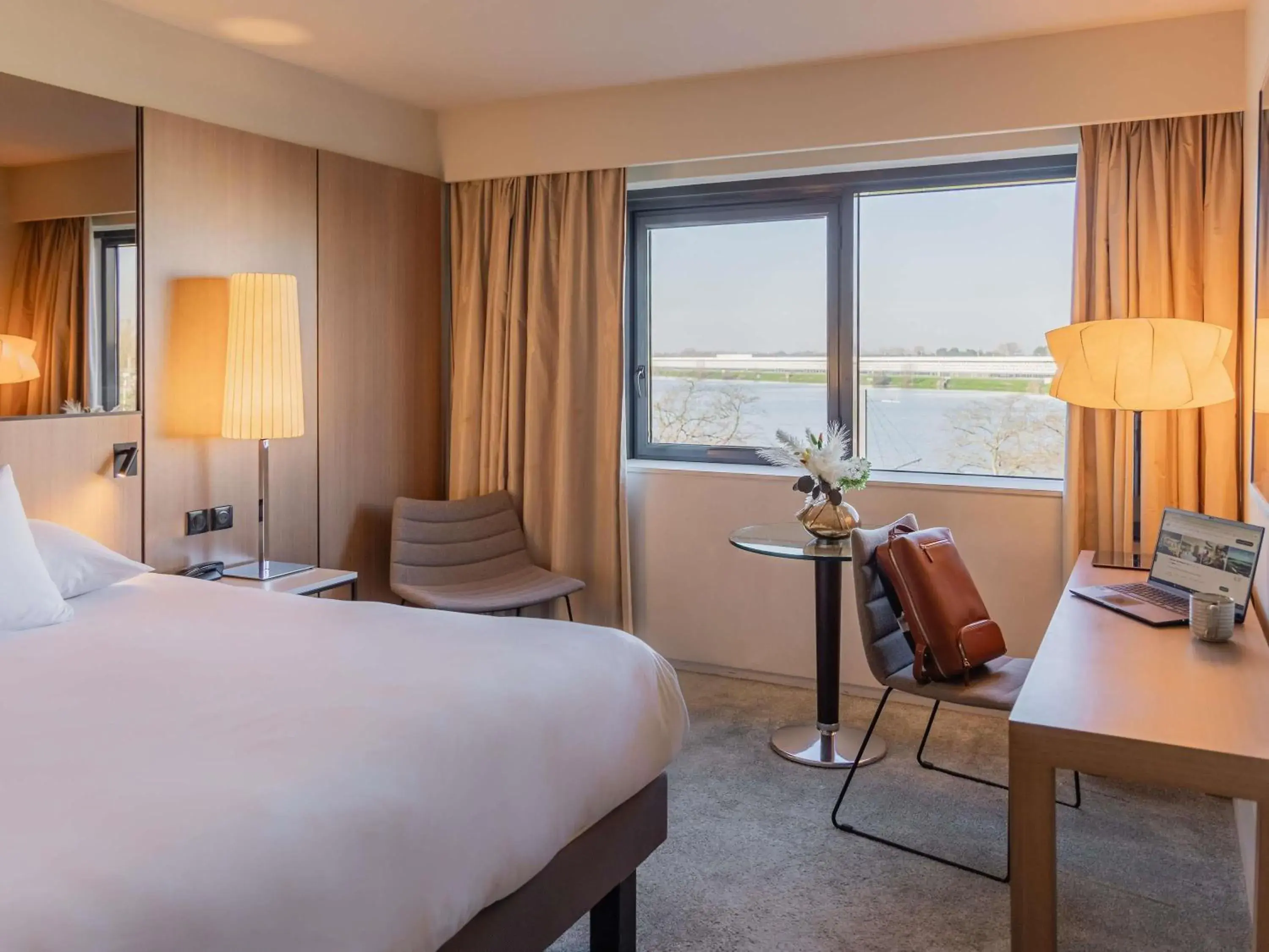 Bedroom, Bed in Pullman Bordeaux Lac Bedroom, Bed in Pullman Bordeaux Lac