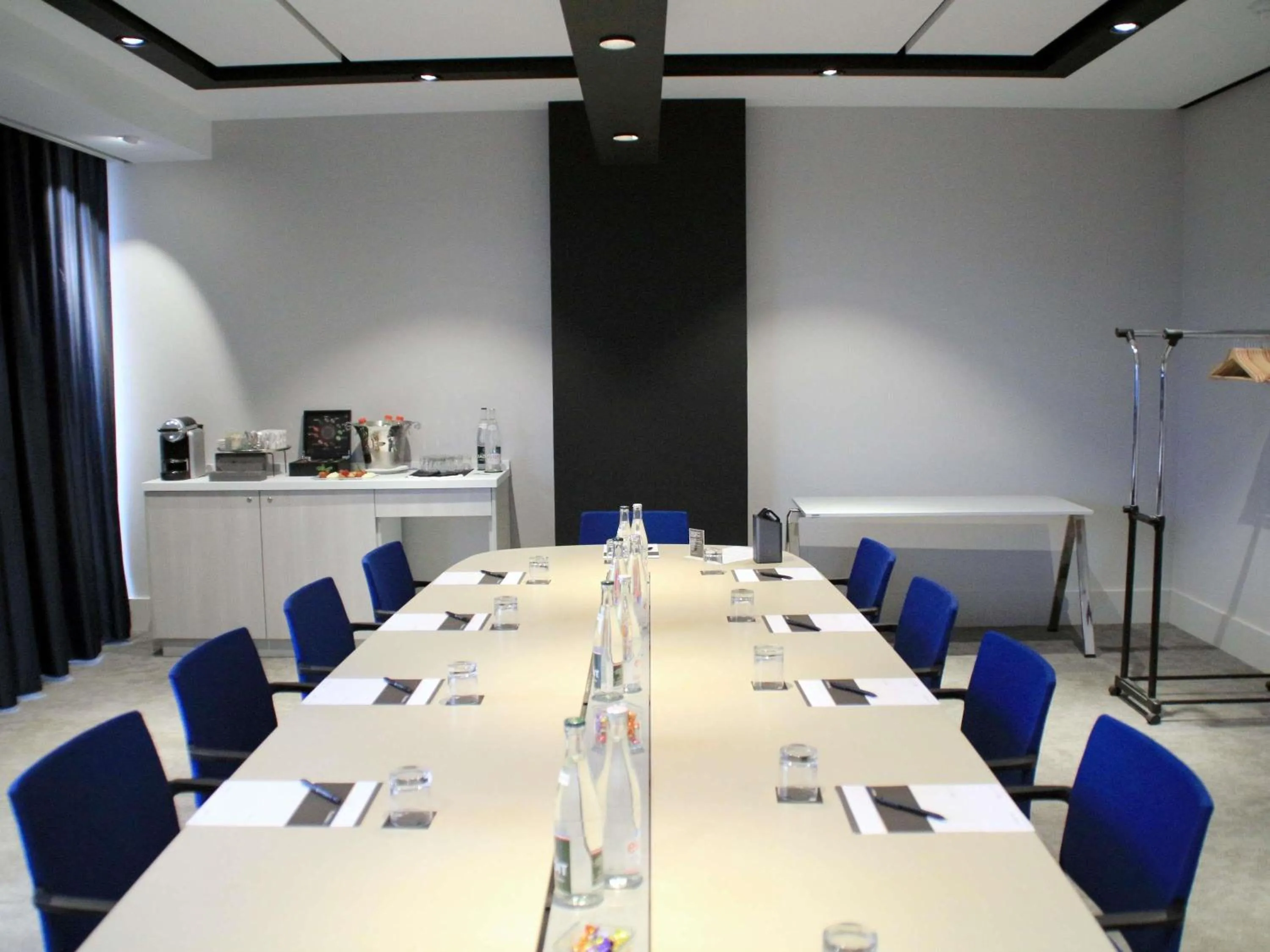 Meeting/conference room in Pullman Bordeaux Lac