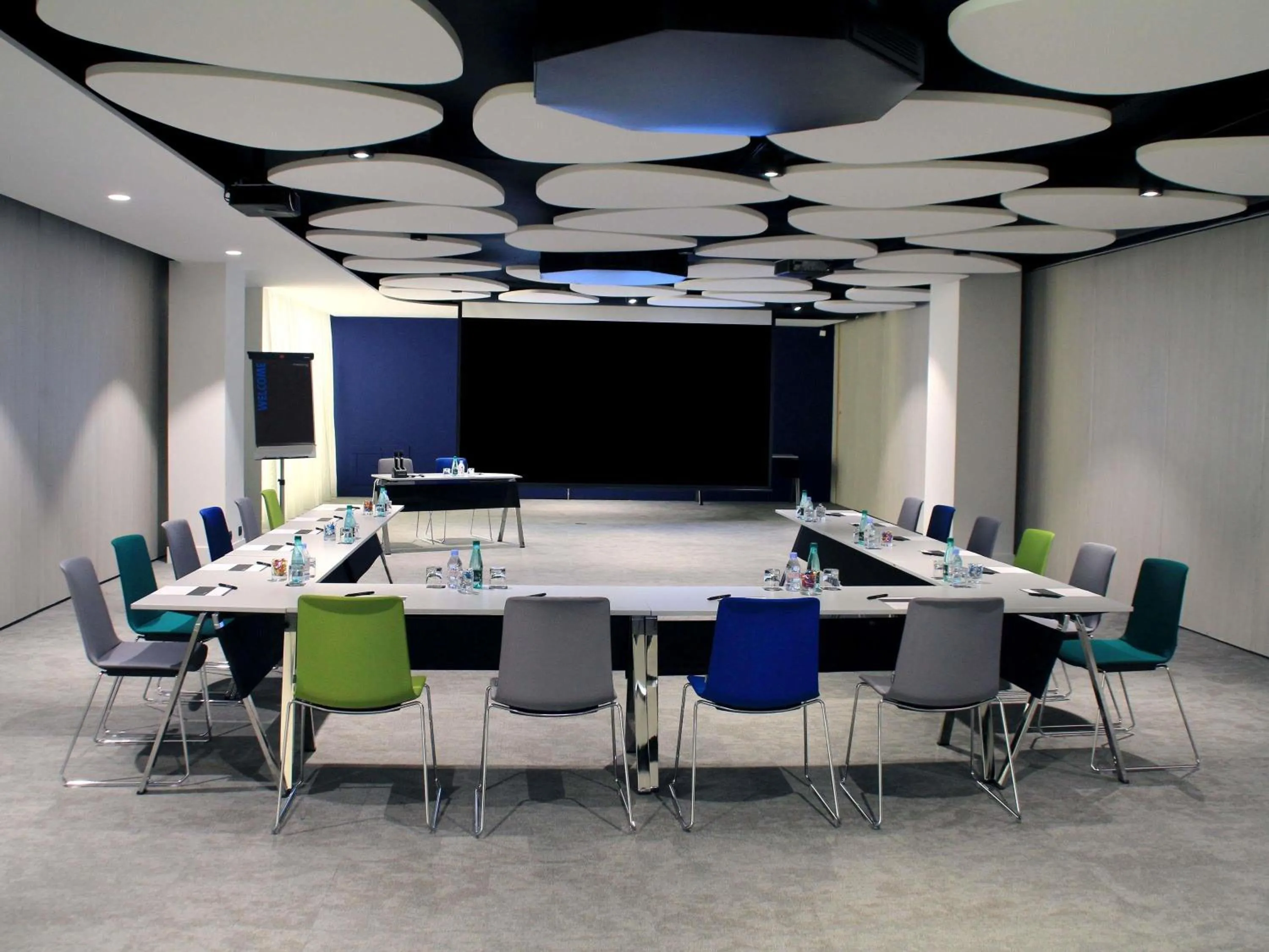 Meeting/conference room in Pullman Bordeaux Lac
