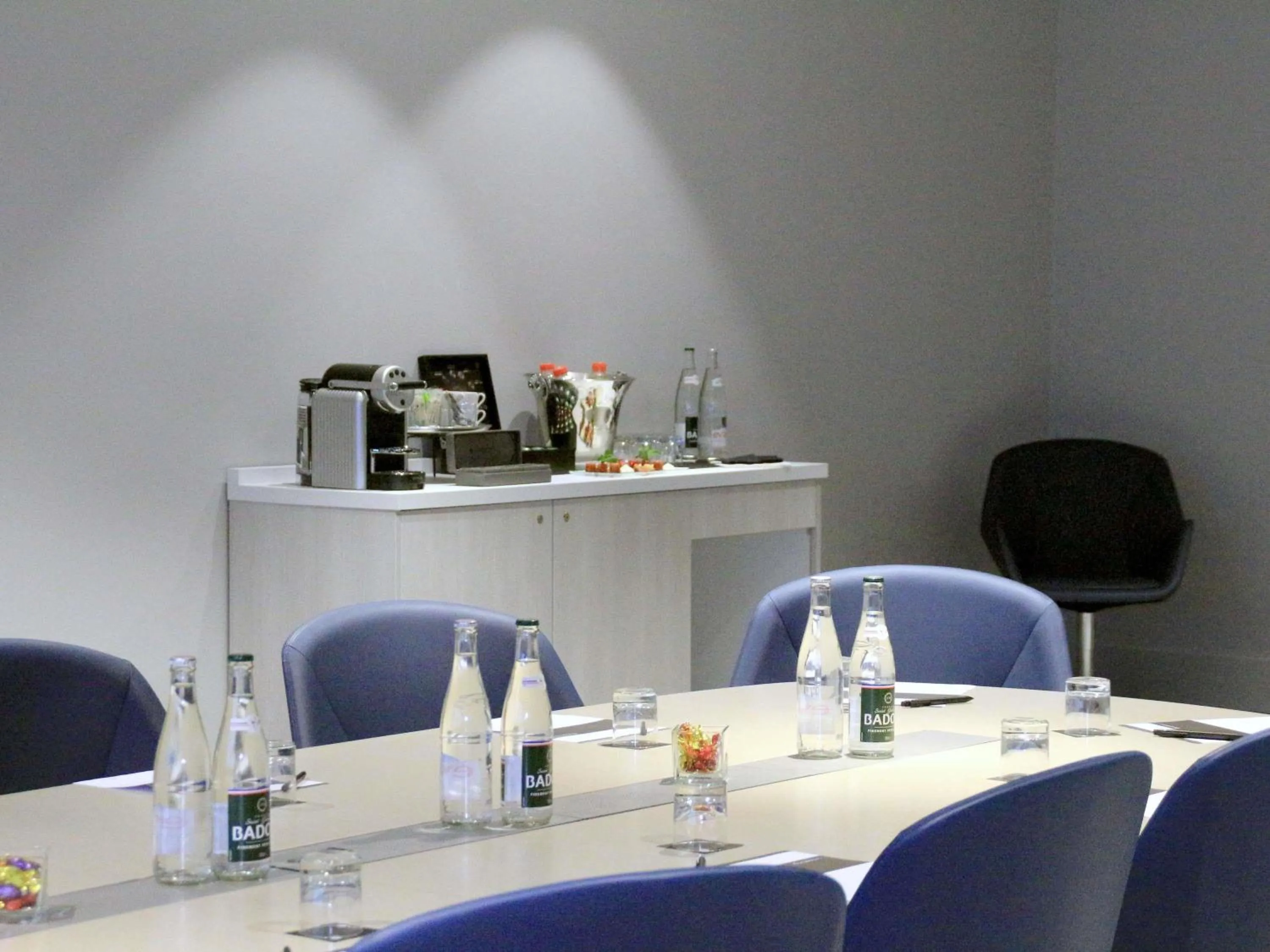 Meeting/conference room in Pullman Bordeaux Lac