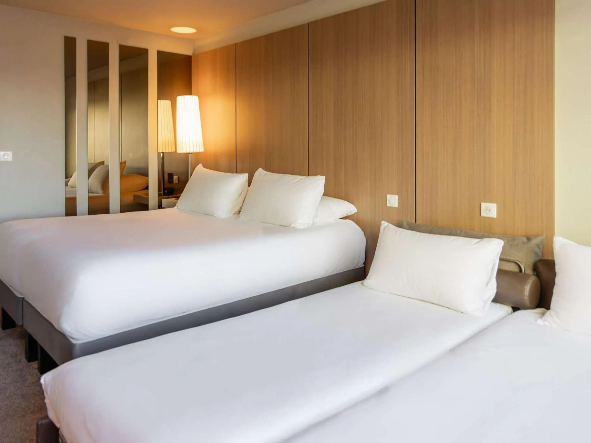 Bedroom, Bed in Pullman Bordeaux Lac