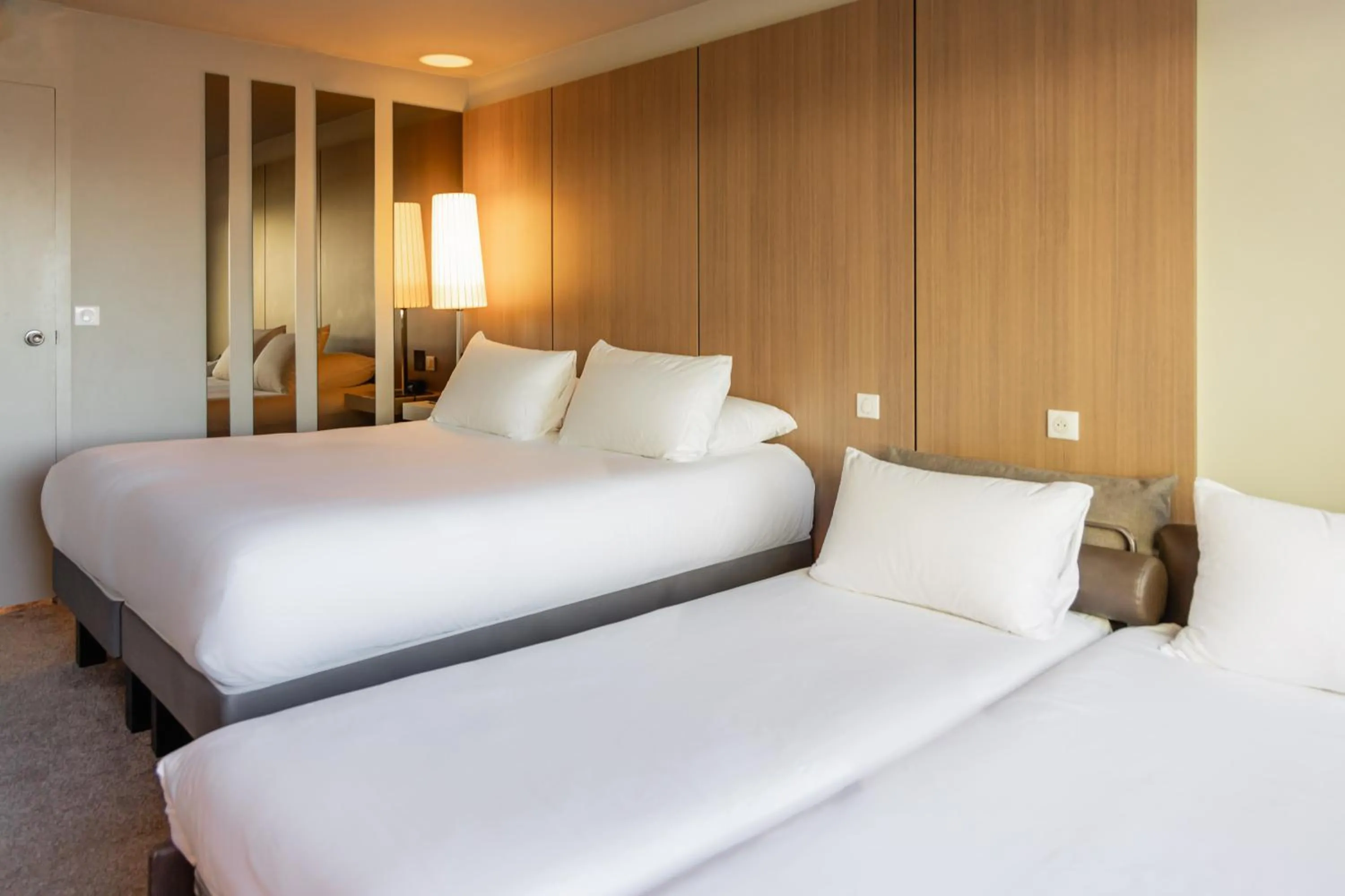 Bedroom, Bed in Pullman Bordeaux Lac