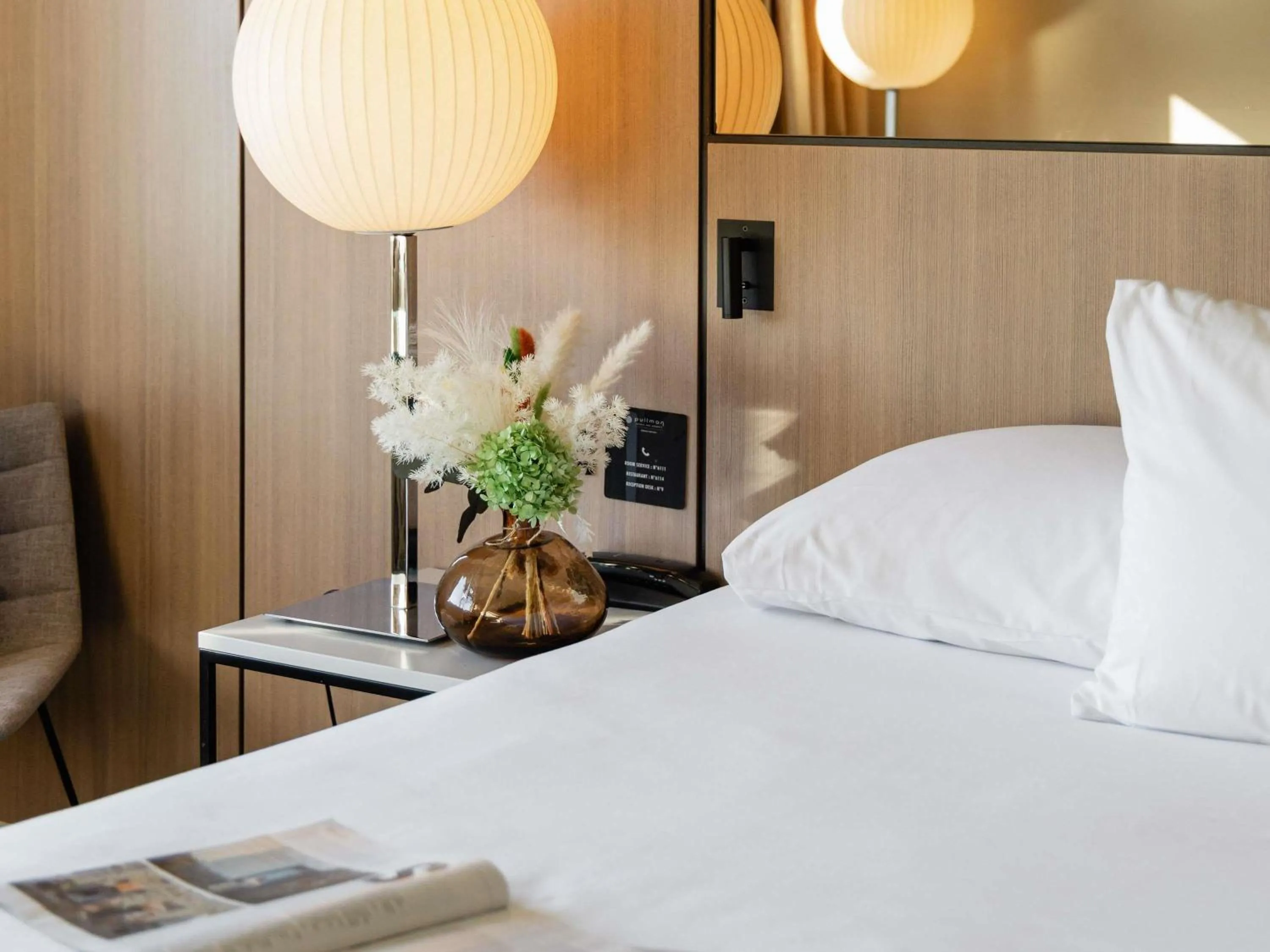 Bedroom, Bed in Pullman Bordeaux Lac