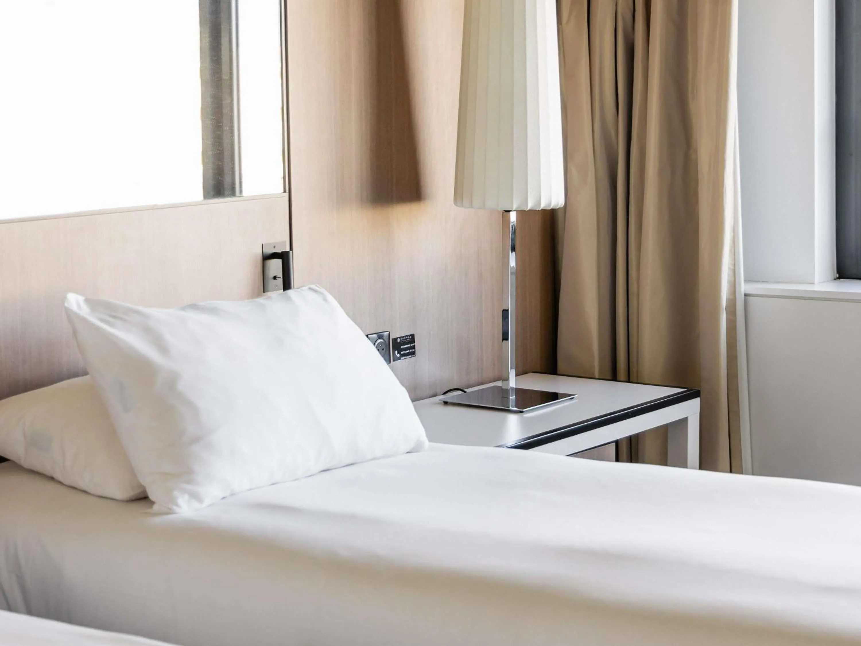 Bedroom, Bed in Pullman Bordeaux Lac