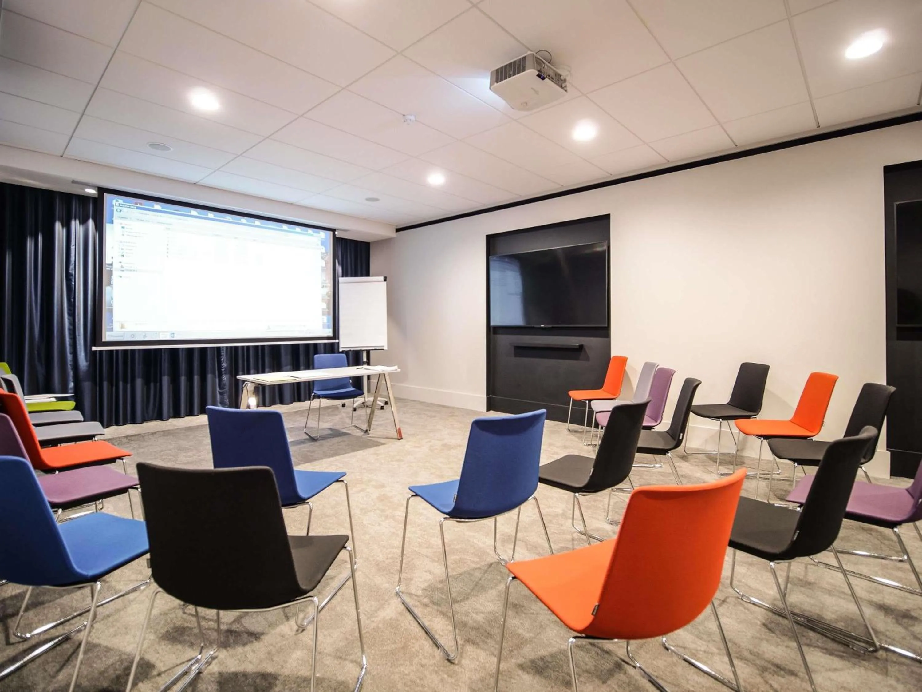 Meeting/conference room in Pullman Bordeaux Lac