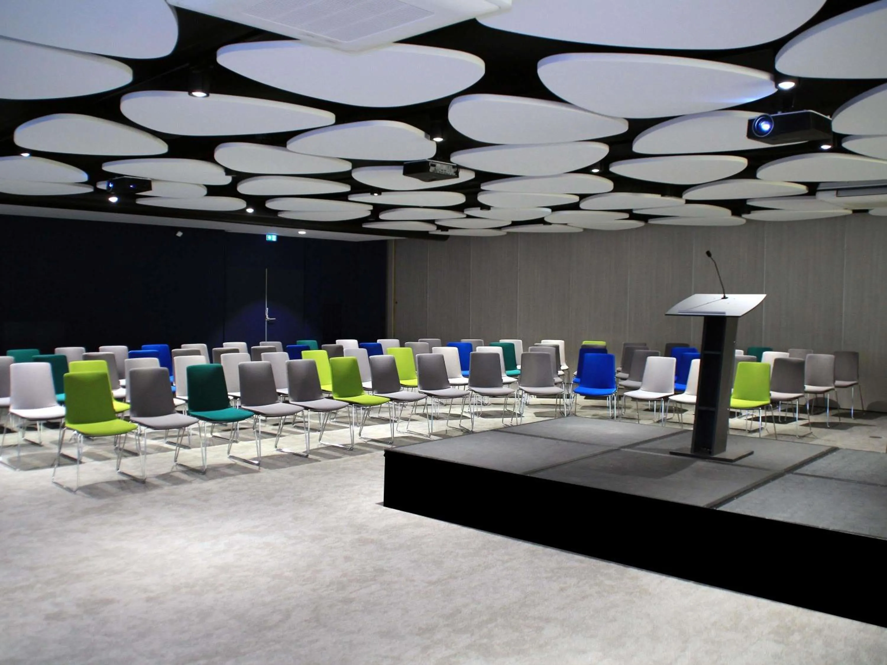 Meeting/conference room in Pullman Bordeaux Lac