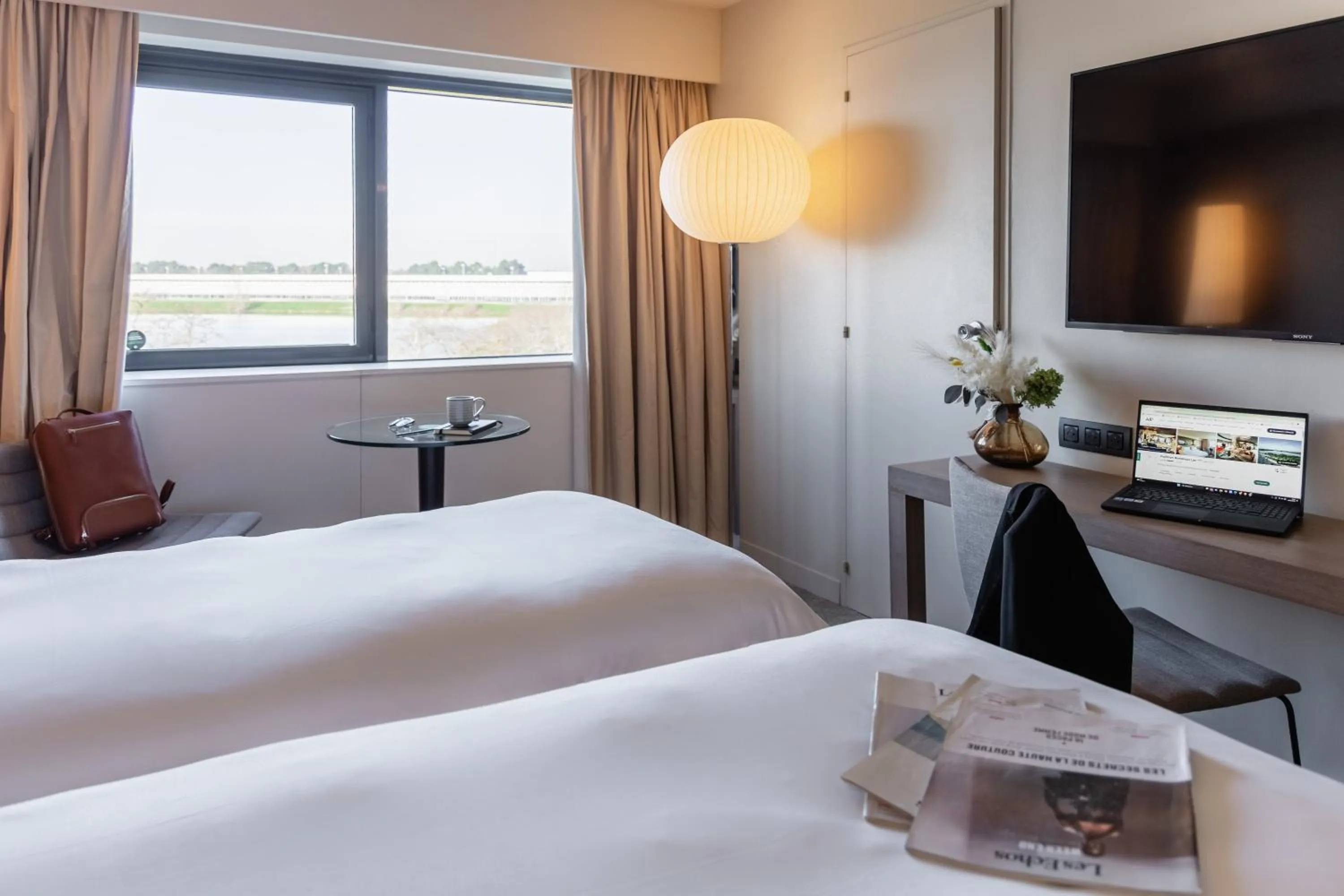 Bedroom, Bed in Pullman Bordeaux Lac