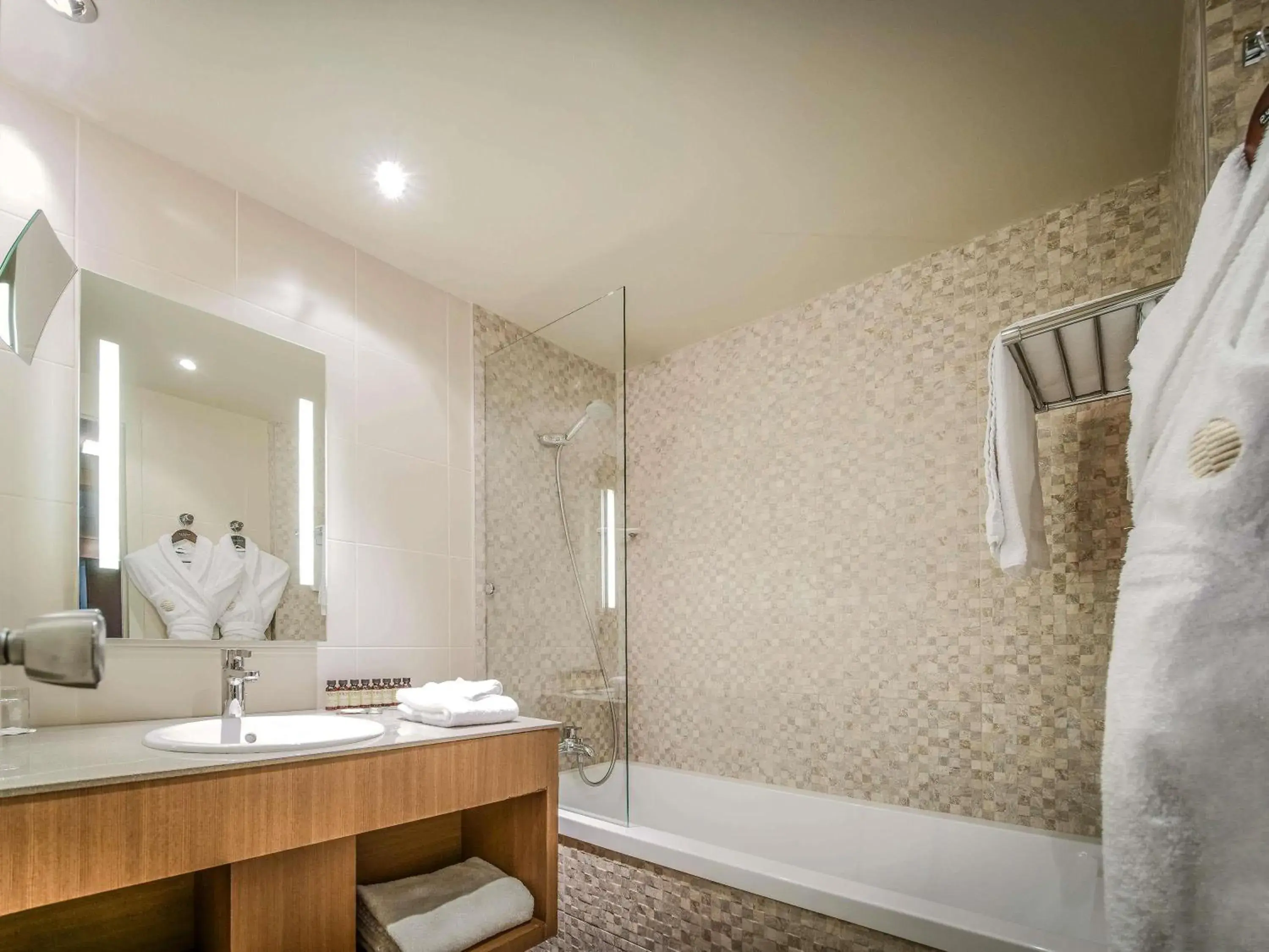 Bedroom in Pullman Bordeaux Lac Bedroom in Pullman Bordeaux Lac