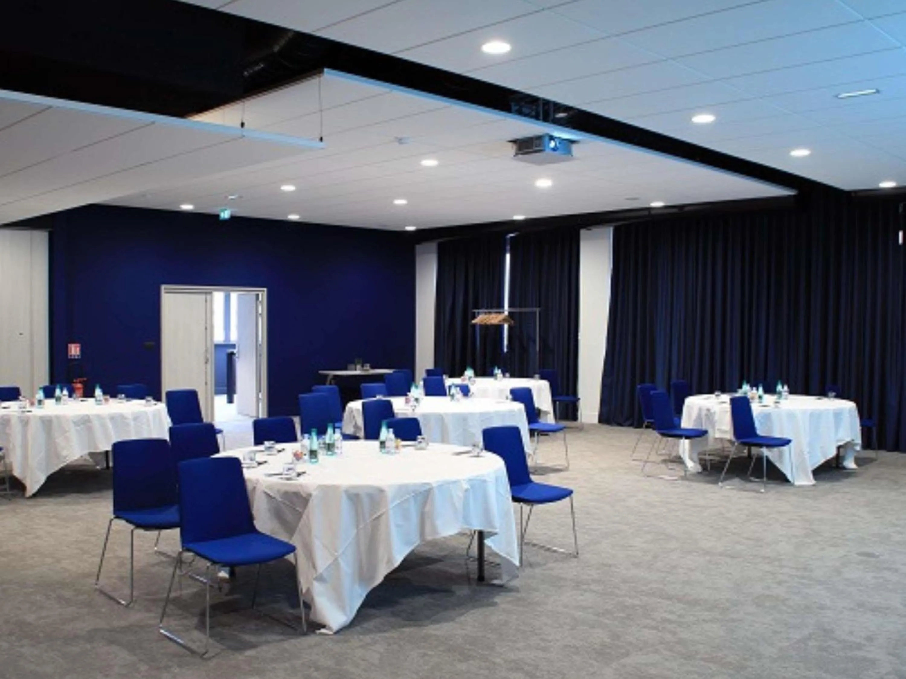 Meeting/conference room in Pullman Bordeaux Lac