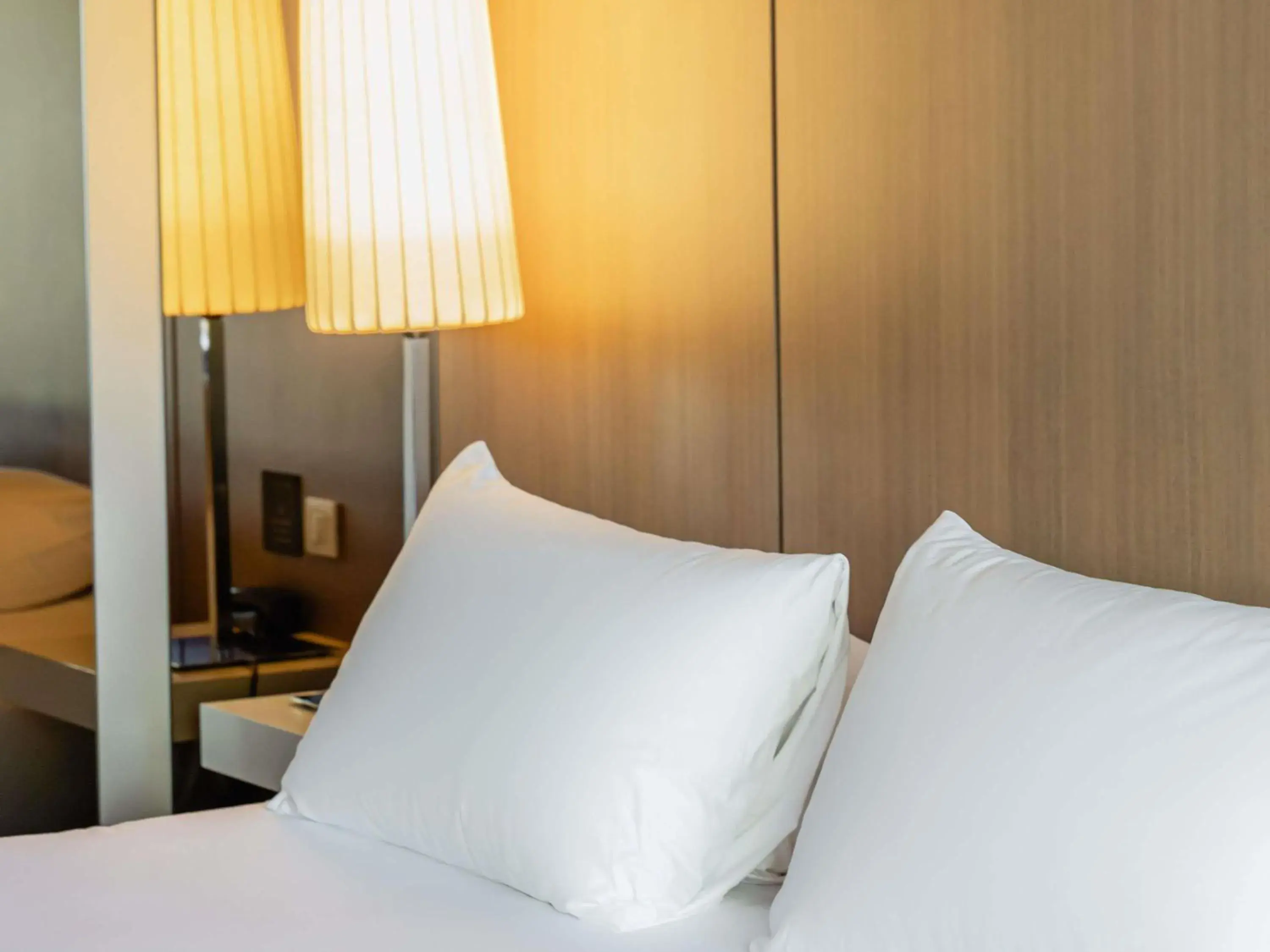 Bedroom, Bed in Pullman Bordeaux Lac Bedroom, Bed in Pullman Bordeaux Lac