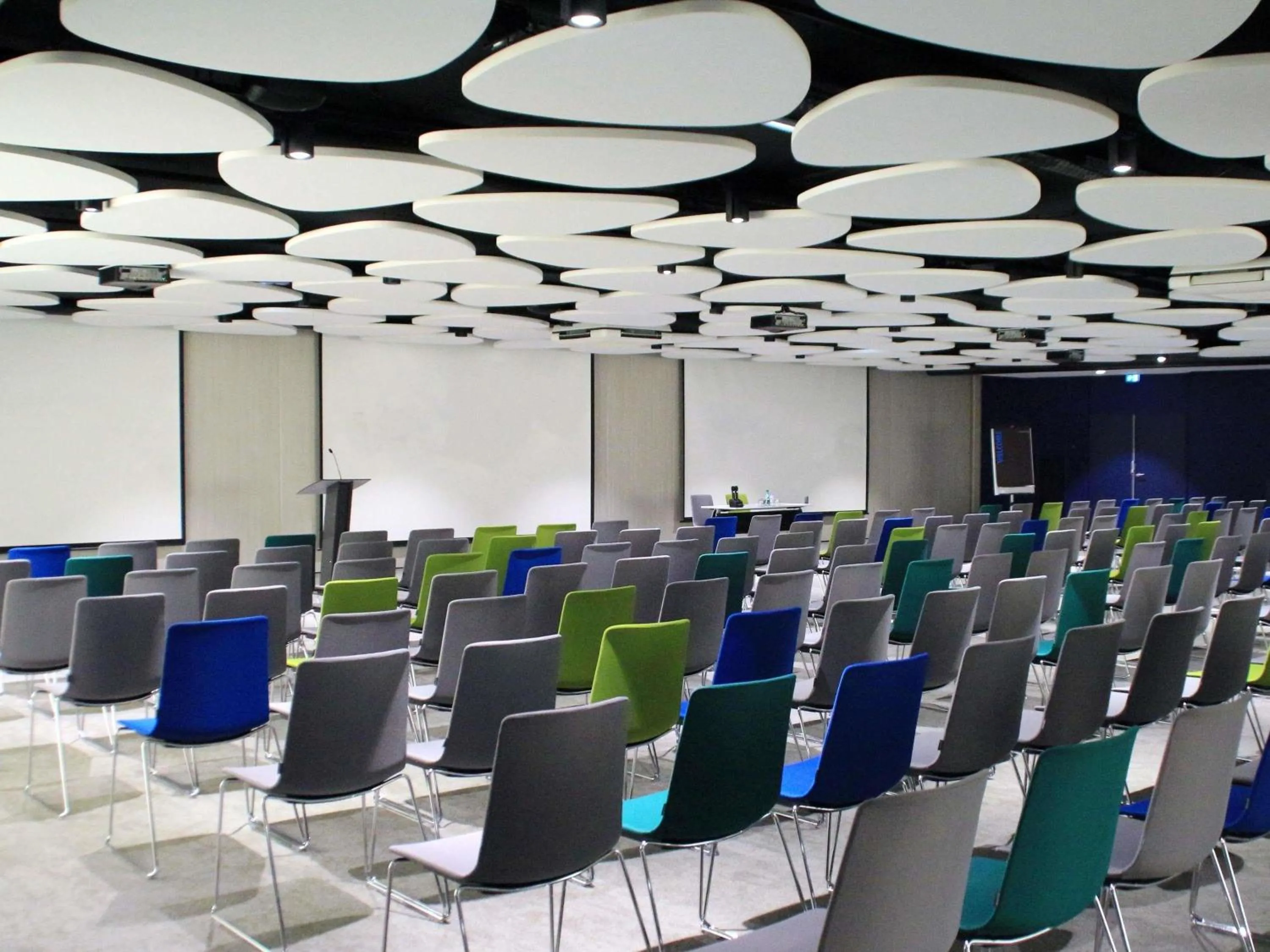 Meeting/conference room in Pullman Bordeaux Lac